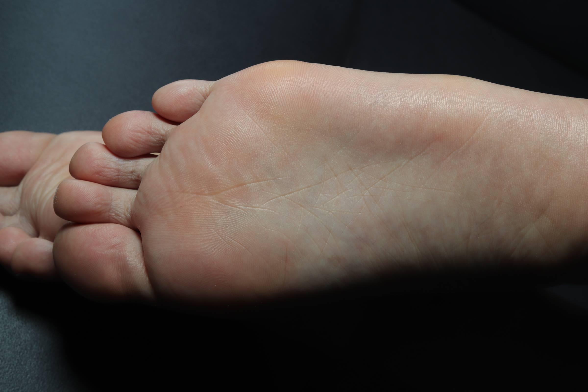 图片[83]-Pary摄影 NO.103 换个灯光模式拍摄芝芝，脚底纹理清晰可见[100P] – 速更版-美库