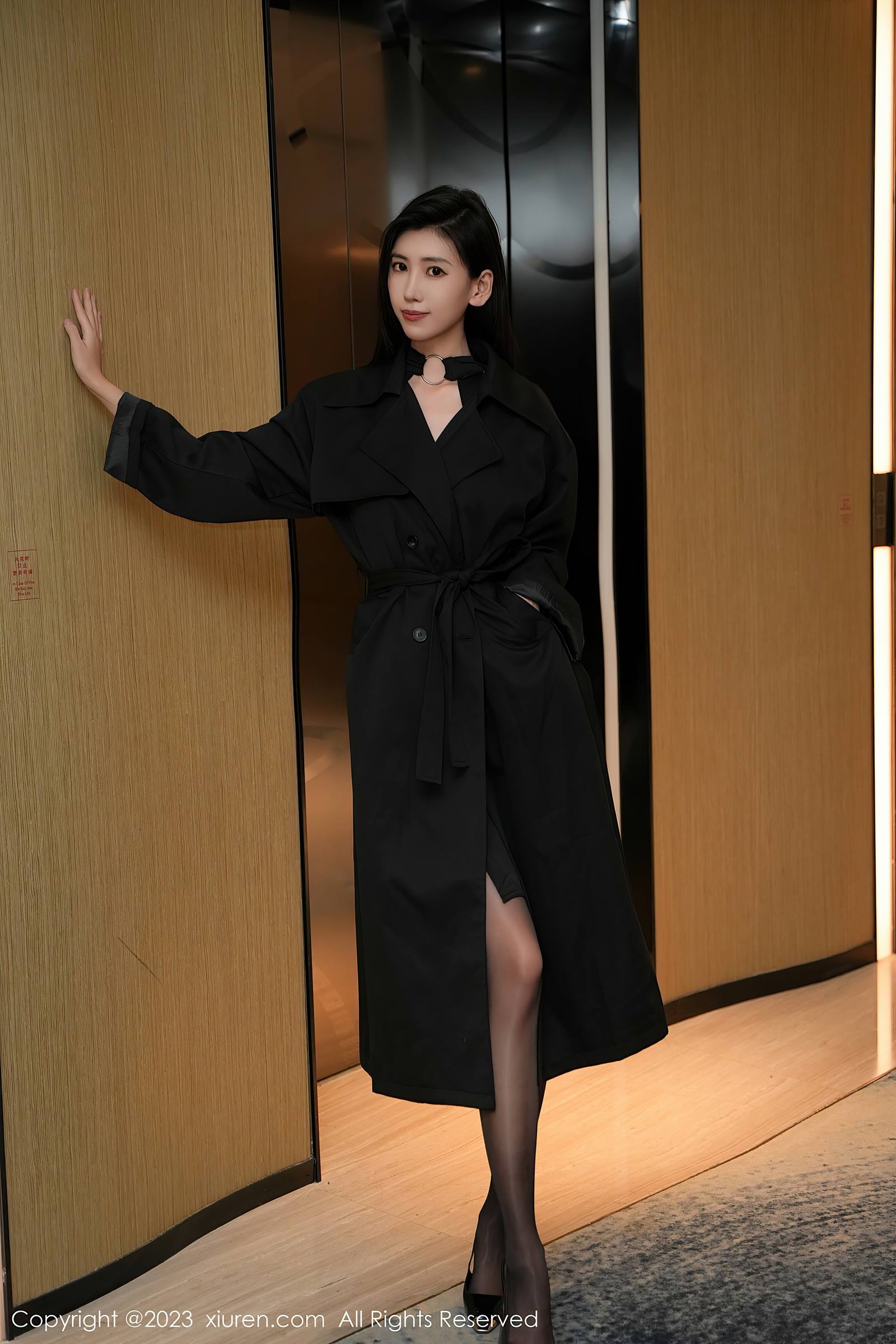 图片[17]-[Xiuren秀人网]2023.11.22 NO.7701 章芃芃 黑色大风衣 [29+1P] – 速更版-美库