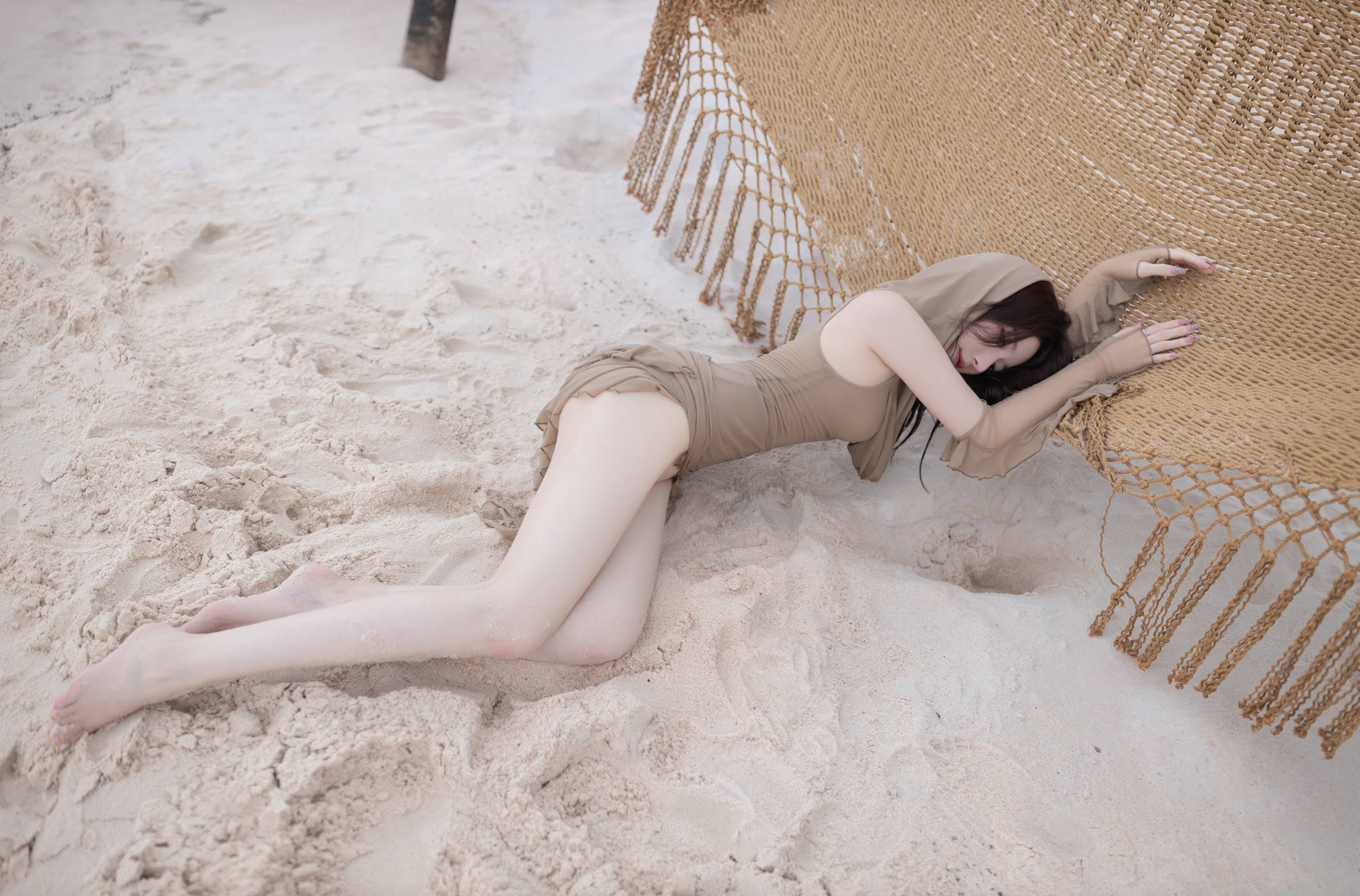 图片[15]-秀人名模鱼子酱Fish《雨后海滩》[57P] – 速更版-美库