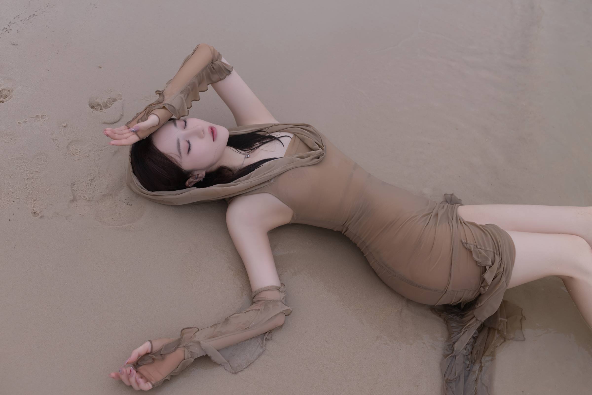 图片[18]-秀人名模鱼子酱Fish《雨后海滩》[57P] – 速更版-美库