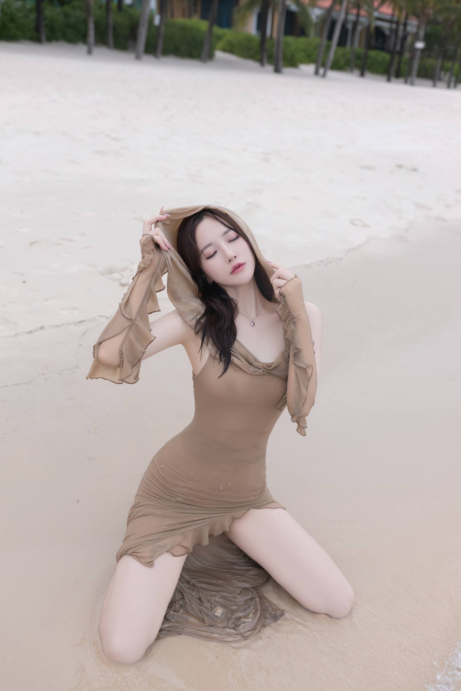 图片[29]-秀人名模鱼子酱Fish《雨后海滩》[57P] – 速更版-美库