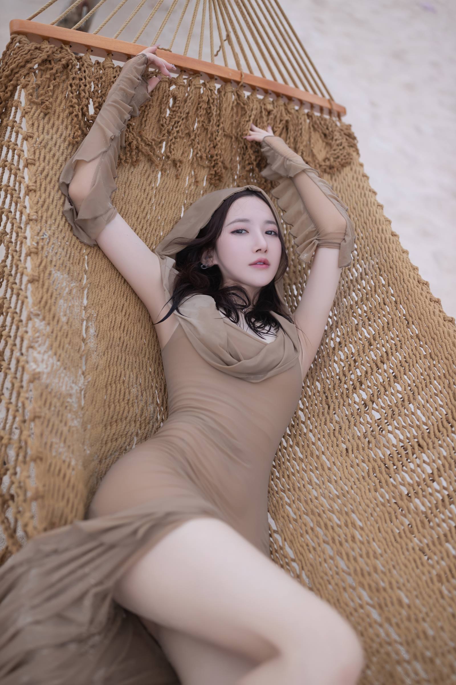 图片[50]-秀人名模鱼子酱Fish《雨后海滩》[57P] – 速更版-美库