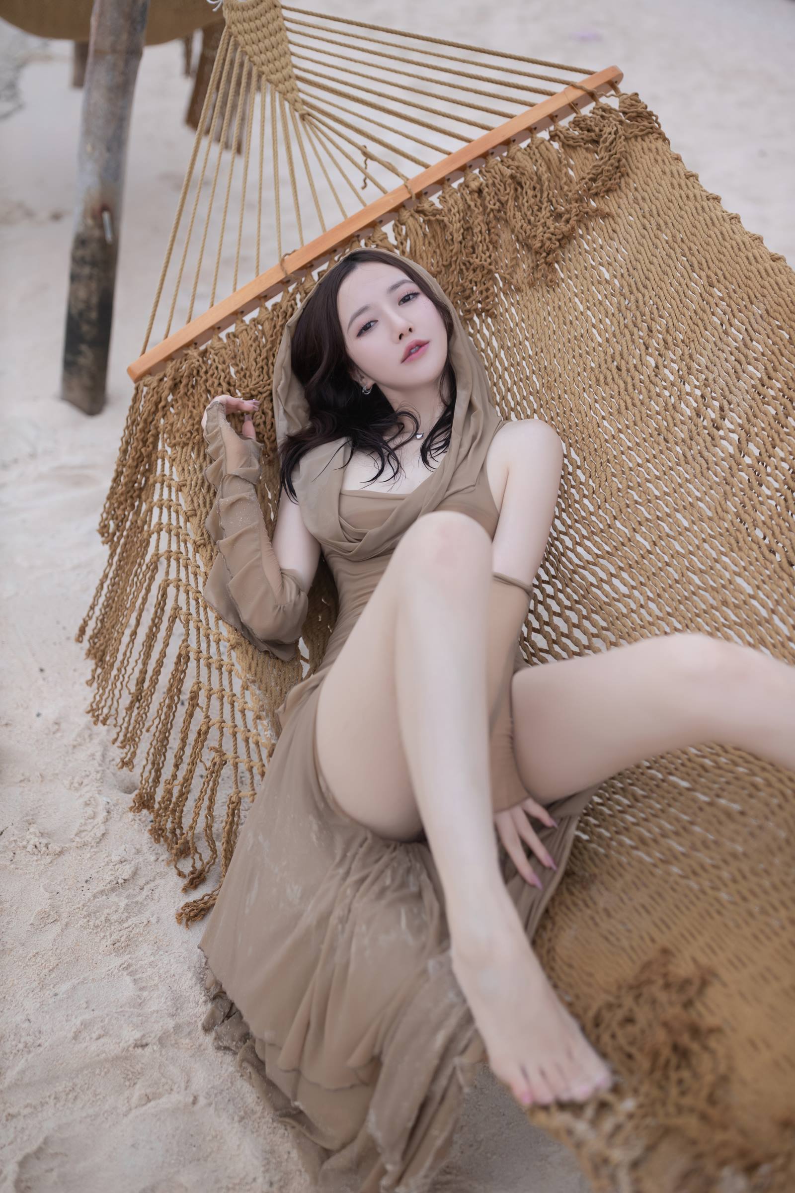 图片[52]-秀人名模鱼子酱Fish《雨后海滩》[57P] – 速更版-美库