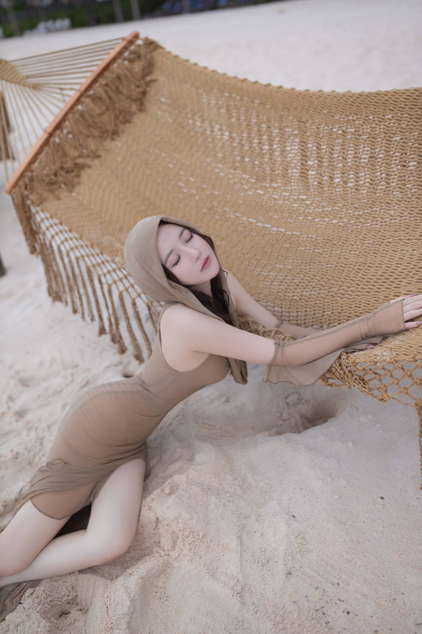 图片[53]-秀人名模鱼子酱Fish《雨后海滩》[57P] – 速更版-美库