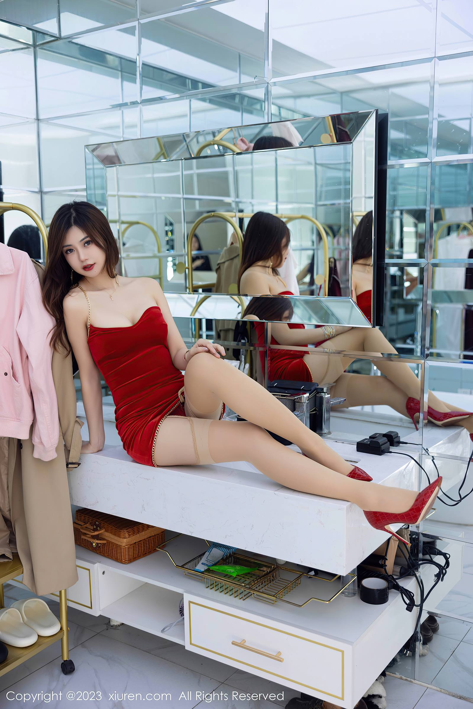 图片[10]-[Xiuren秀人网]2023.11.24 NO.7715 绮里嘉ula 试衣间[36+1P] – 速更版-美库