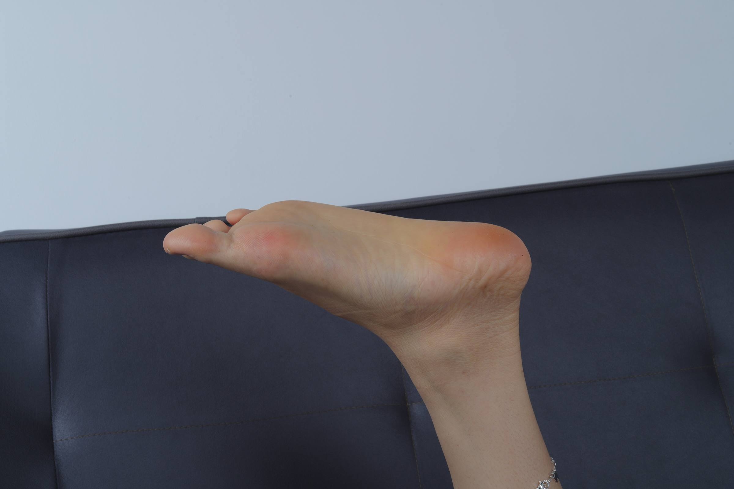 图片[61]-Pary摄影 NO.105 嘉嘉展示37码修长美脚[92P] – 速更版-美库