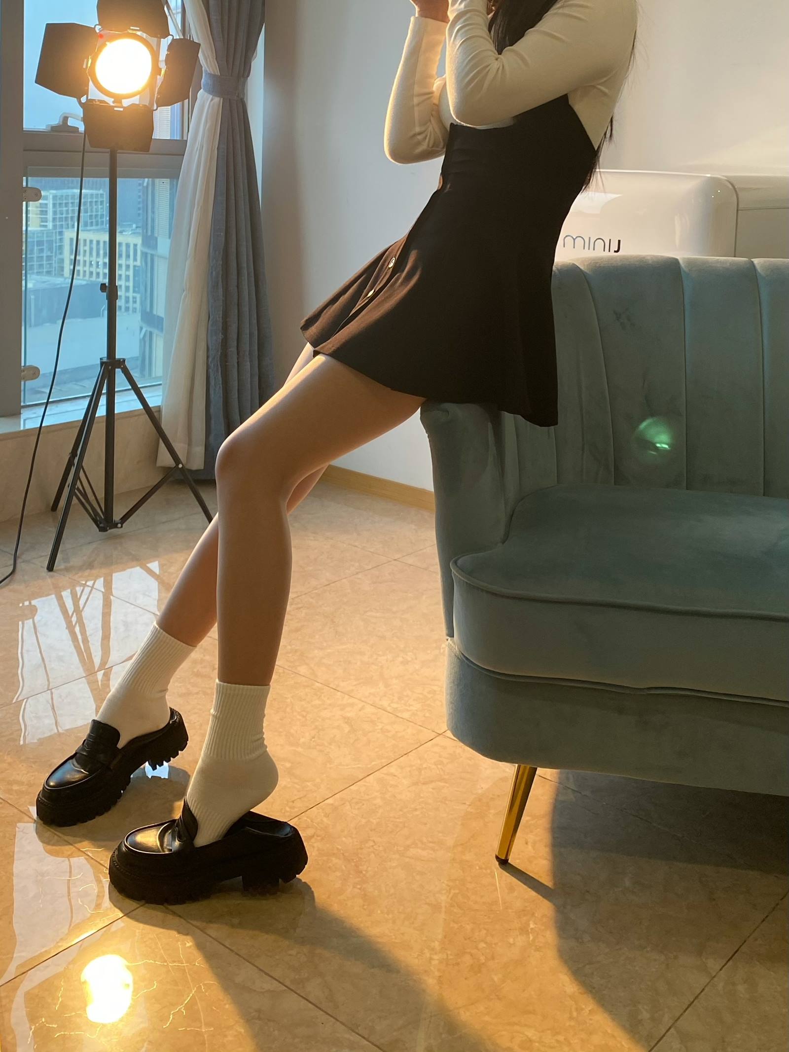 图片[52]-小九九[July芝岚] – 油亮肉丝加白棉袜[60P] – 速更版-美库