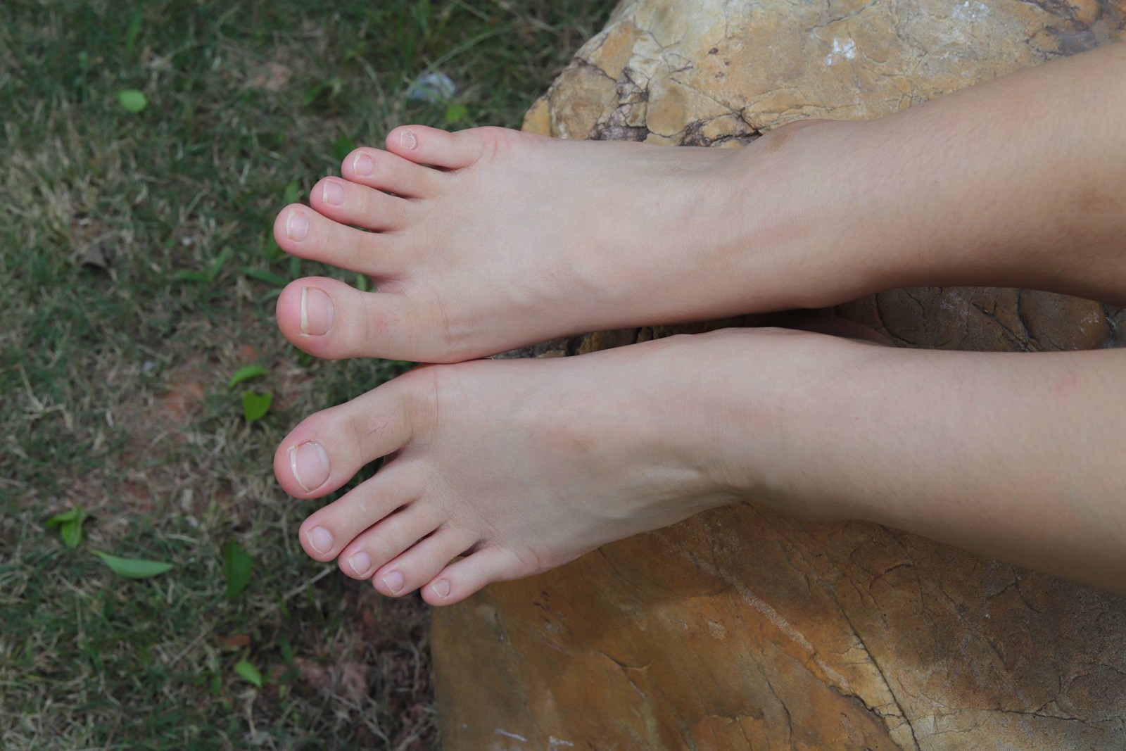 图片[14]-Pary摄影 NO.110 大学生小然户外展示37码嫩脚[98P] – 速更版-美库