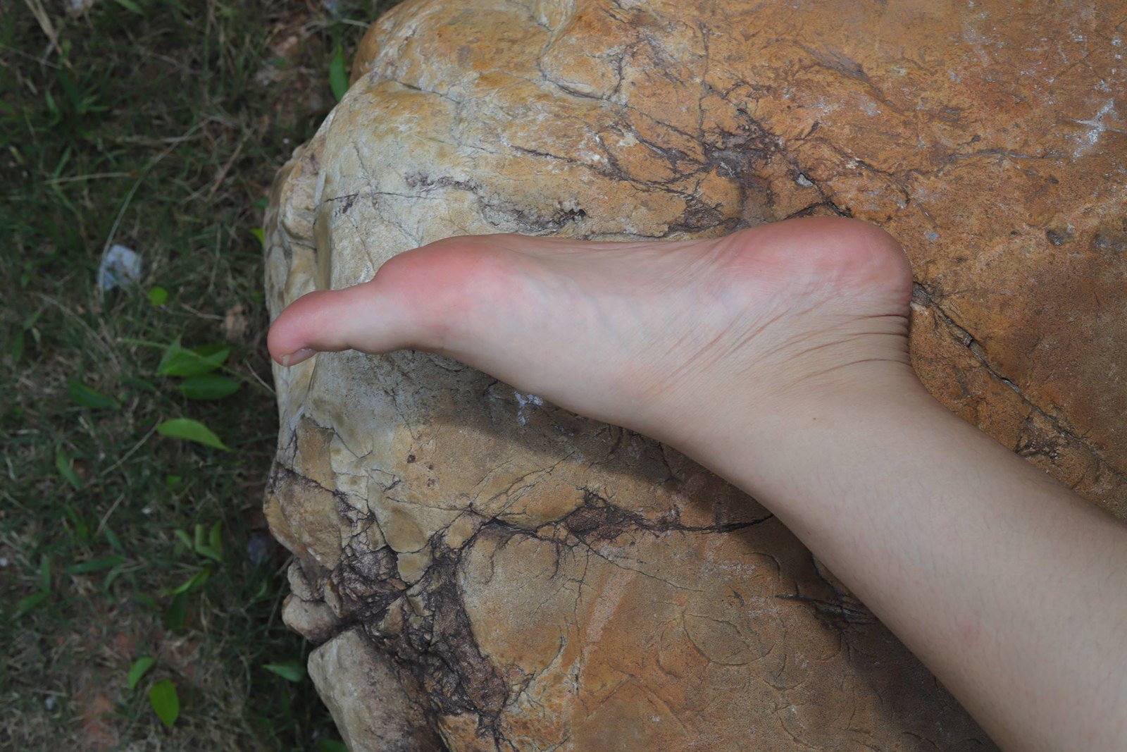 图片[16]-Pary摄影 NO.110 大学生小然户外展示37码嫩脚[98P] – 速更版-美库