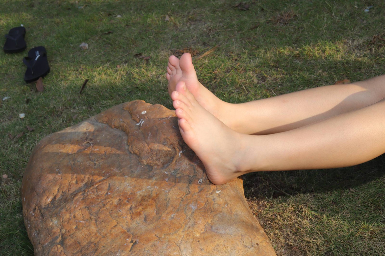 图片[35]-Pary摄影 NO.110 大学生小然户外展示37码嫩脚[98P] – 速更版-美库