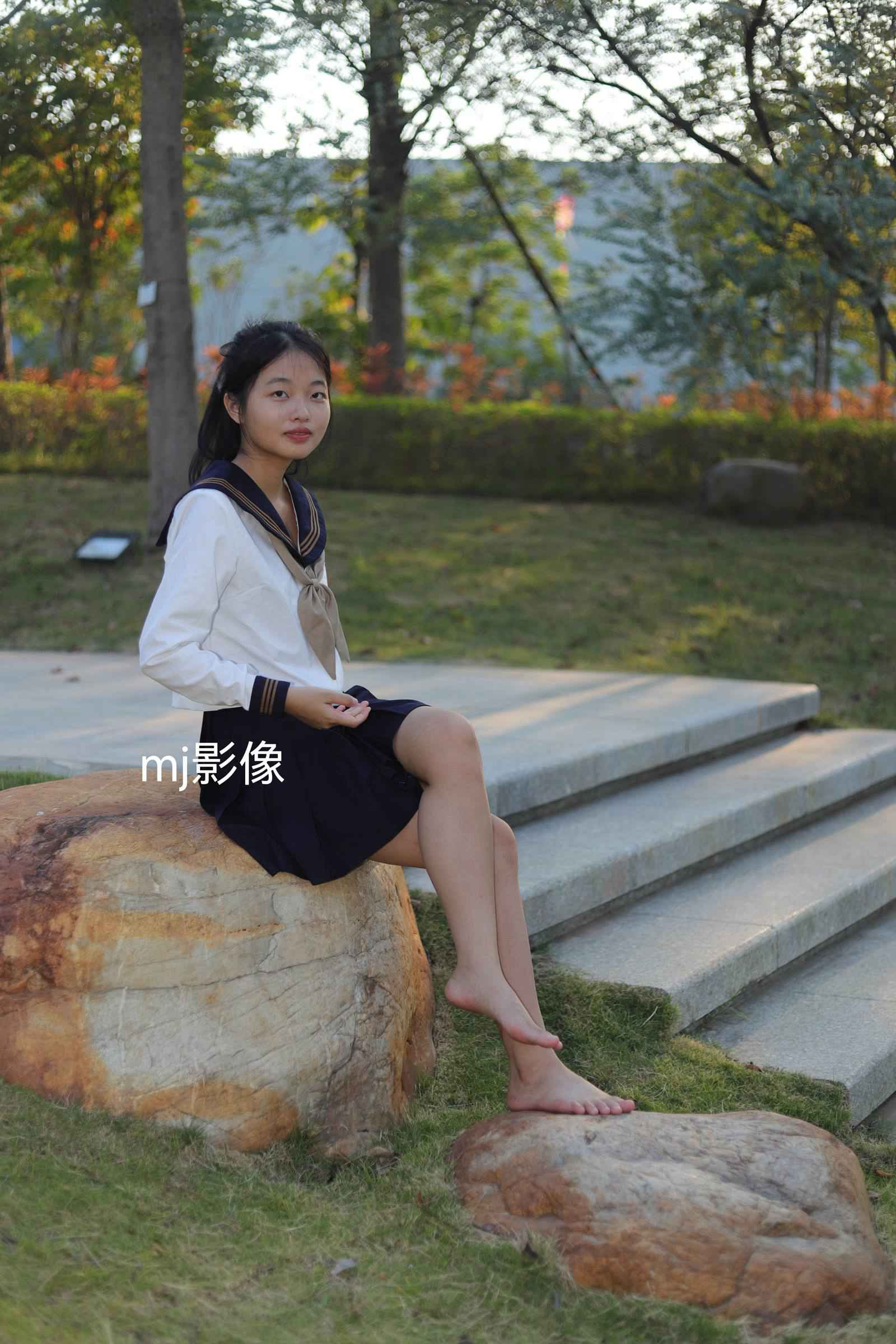 图片[73]-Pary摄影 NO.110 大学生小然户外展示37码嫩脚[98P] – 速更版-美库