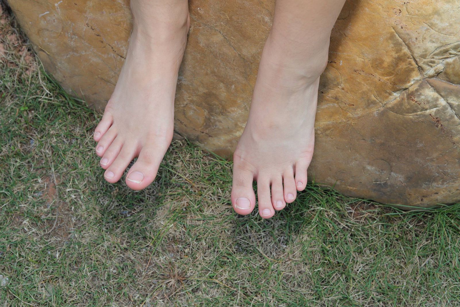 图片[97]-Pary摄影 NO.110 大学生小然户外展示37码嫩脚[98P] – 速更版-美库