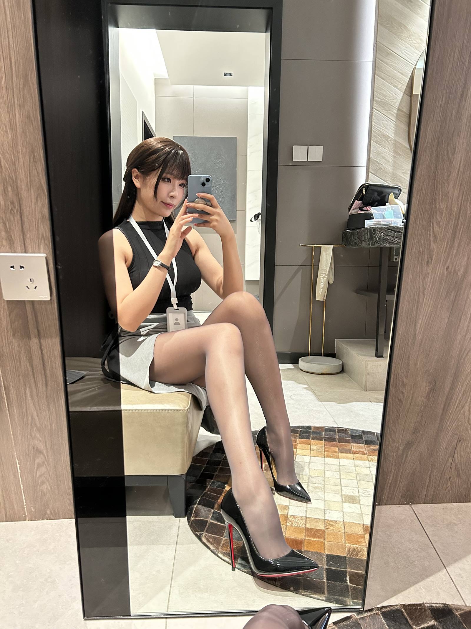 图片[38]-轩萧学姐 – 眼镜娘OL[55P] – 速更版-美库