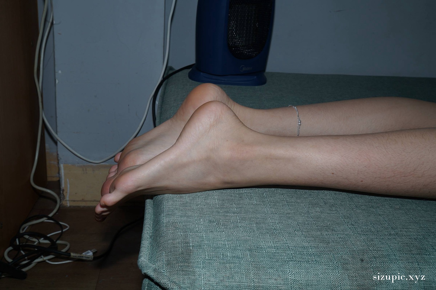 图片[81]-Pary摄影 NO.113 小龙展示37码修长美脚[91P] – 速更版-美库