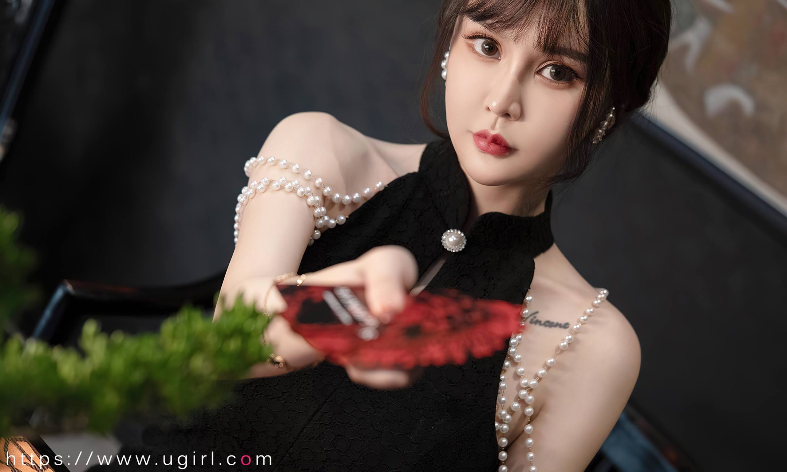 图片[34]-[爱尤物]2023 NO.2722 花遇和风 青树[35P] – 速更版-美库