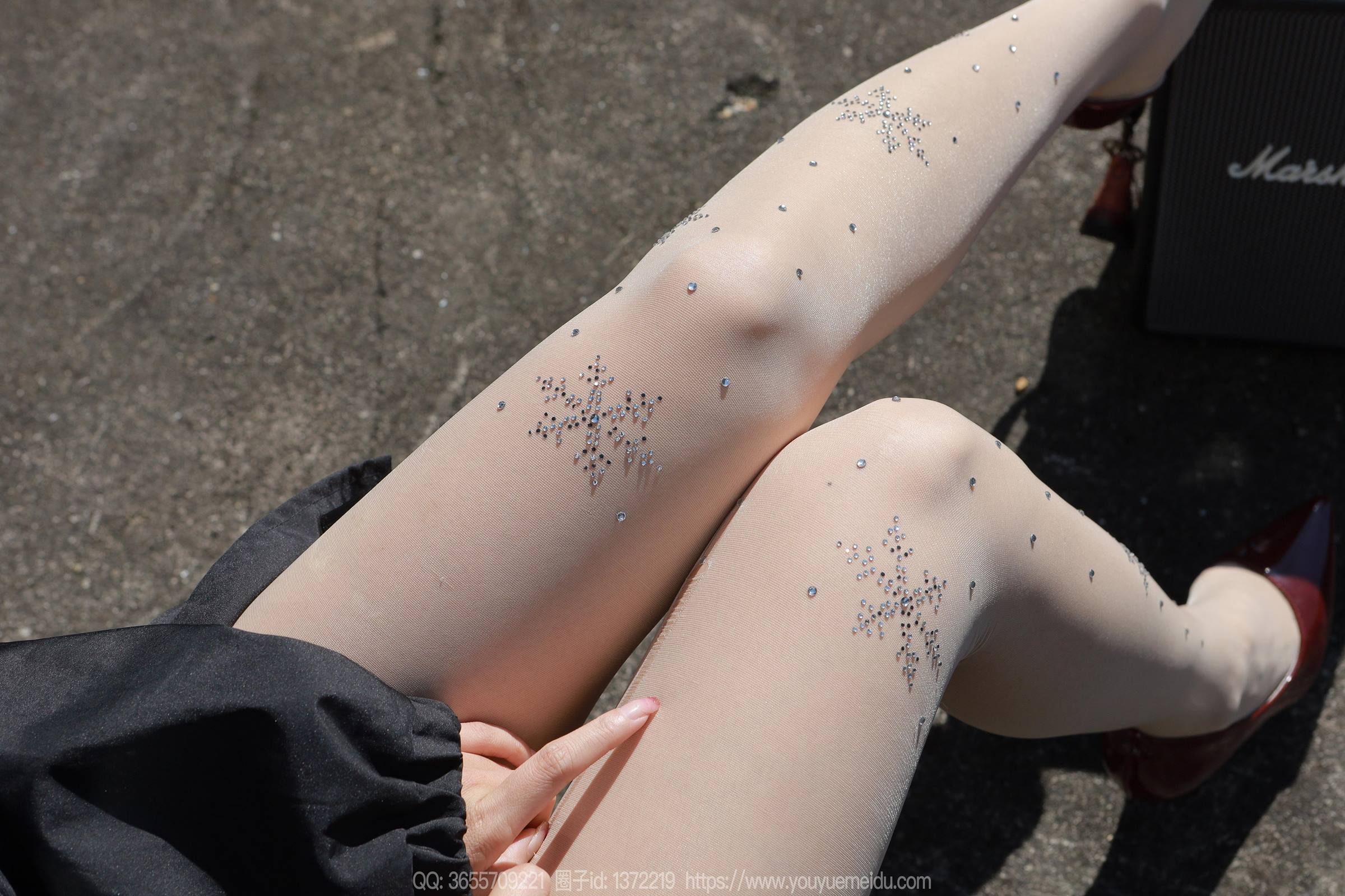 图片[81]-[IESS异思趣向] 2023.12.07 丝享家1605：婉萍《晒晒太阳》[86P] – 速更版-美库