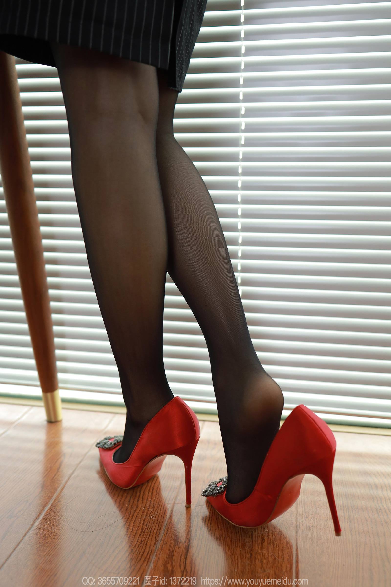 图片[26]-[IESS异思趣向] 2023.12.08 丝享家1606：小宝《无袖OL裙》[90P] – 速更版-美库