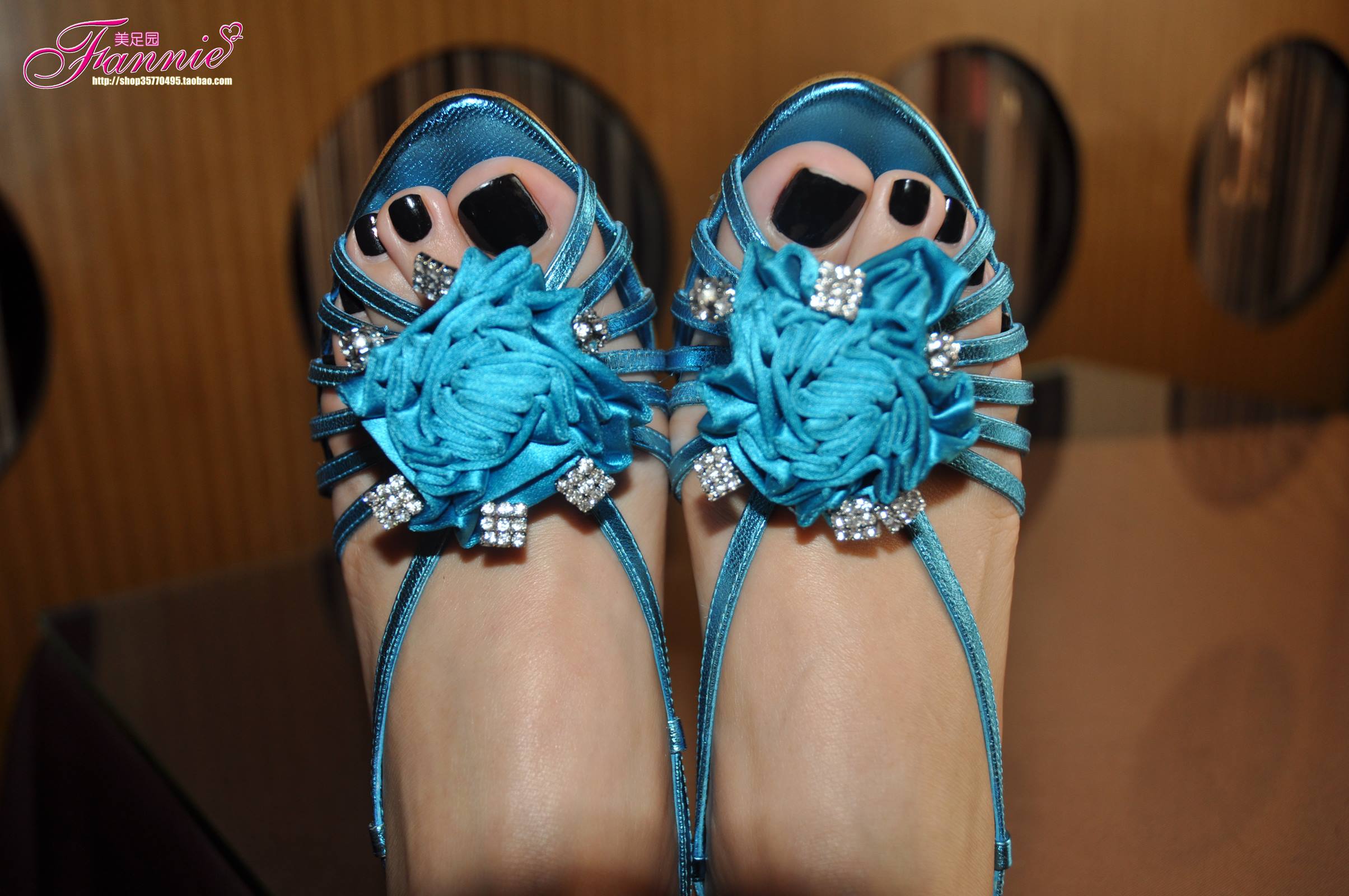 图片[28]-Fannie芬妮每足园 No.325 墨色迷离蓝色高跟 [54P] – 速更版-美库