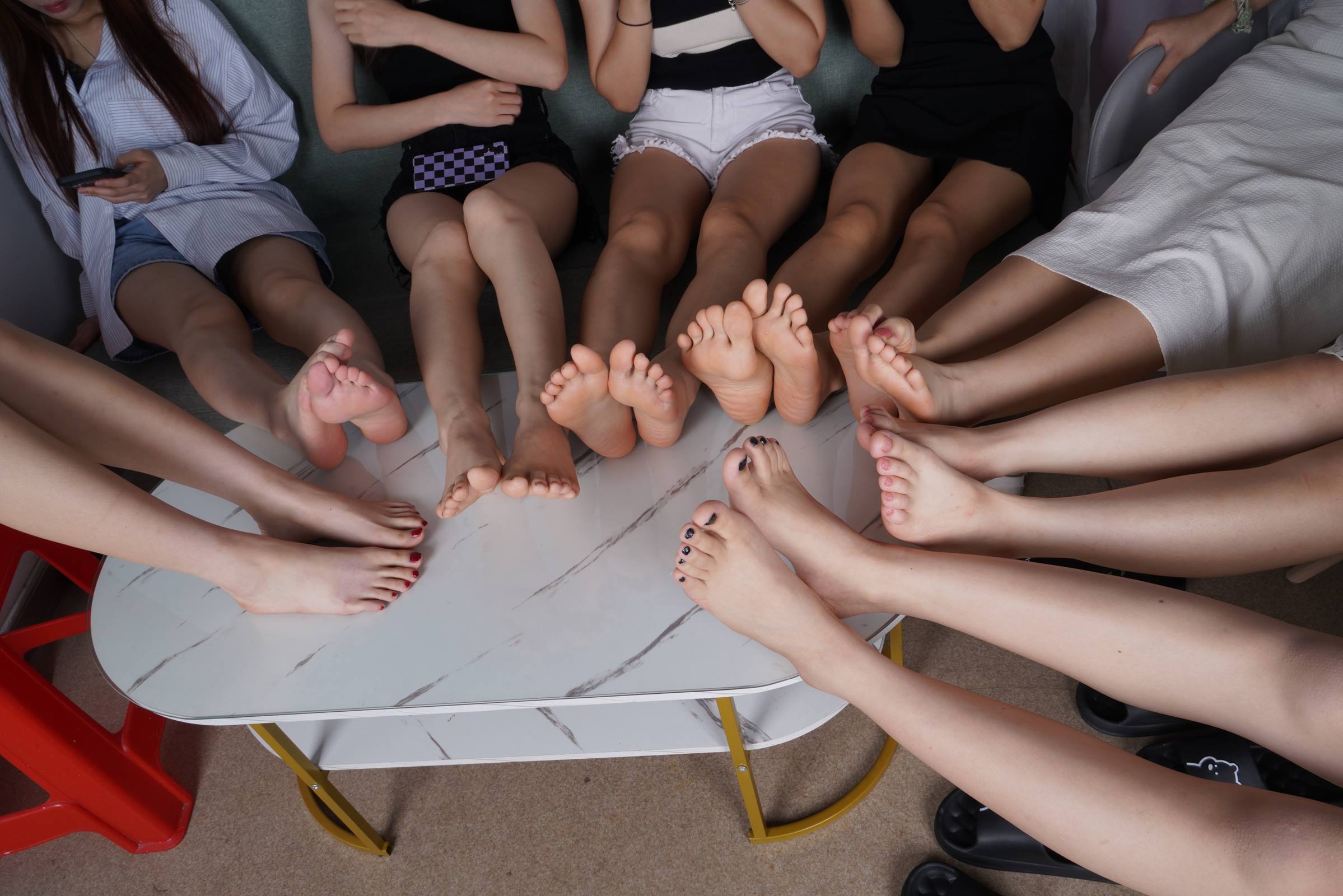 图片[96]-Pary摄影 NO.118 8个美女16只脚围成一圈，看得眼花缭乱[103P] – 速更版-美库