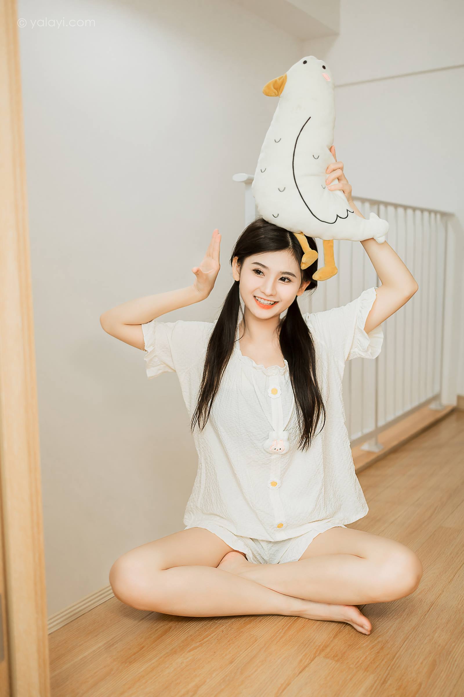 图片[24]-[YALAYI雅拉伊]2023.10.16 NO.1073 双马尾少女 徐小云[44+1P] – 速更版-美库