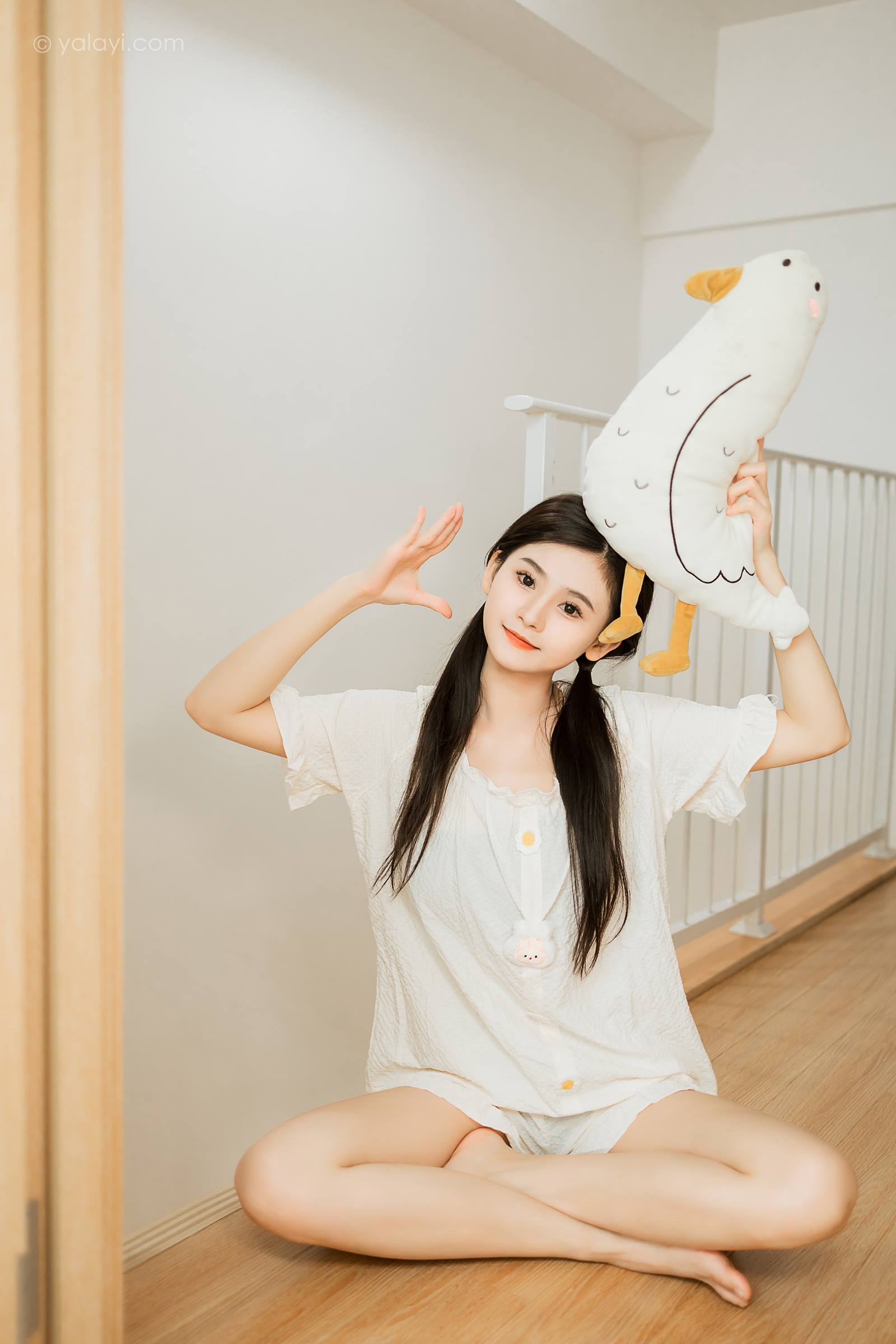 图片[25]-[YALAYI雅拉伊]2023.10.16 NO.1073 双马尾少女 徐小云[44+1P] – 速更版-美库