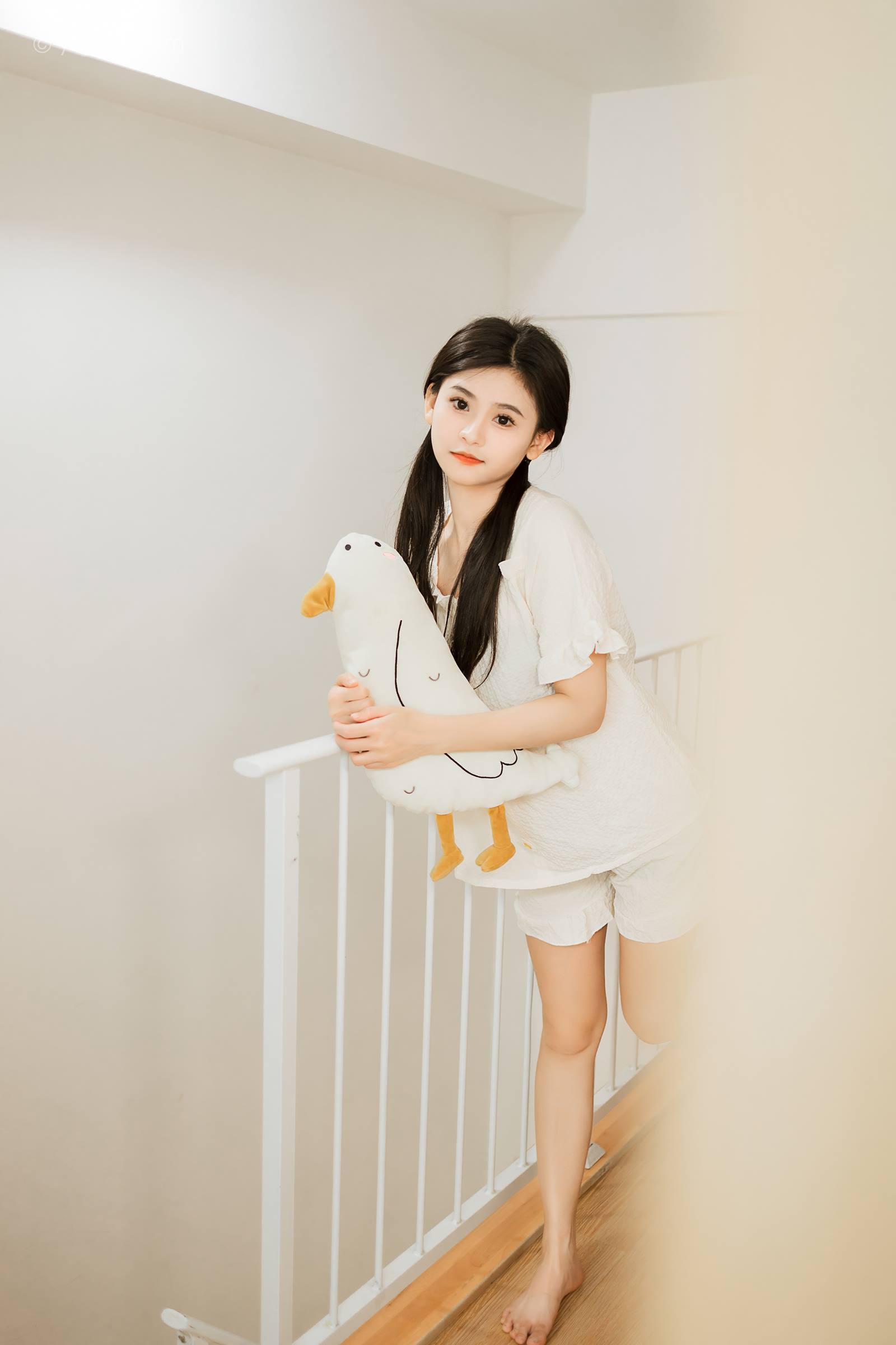 图片[33]-[YALAYI雅拉伊]2023.10.16 NO.1073 双马尾少女 徐小云[44+1P] – 速更版-美库