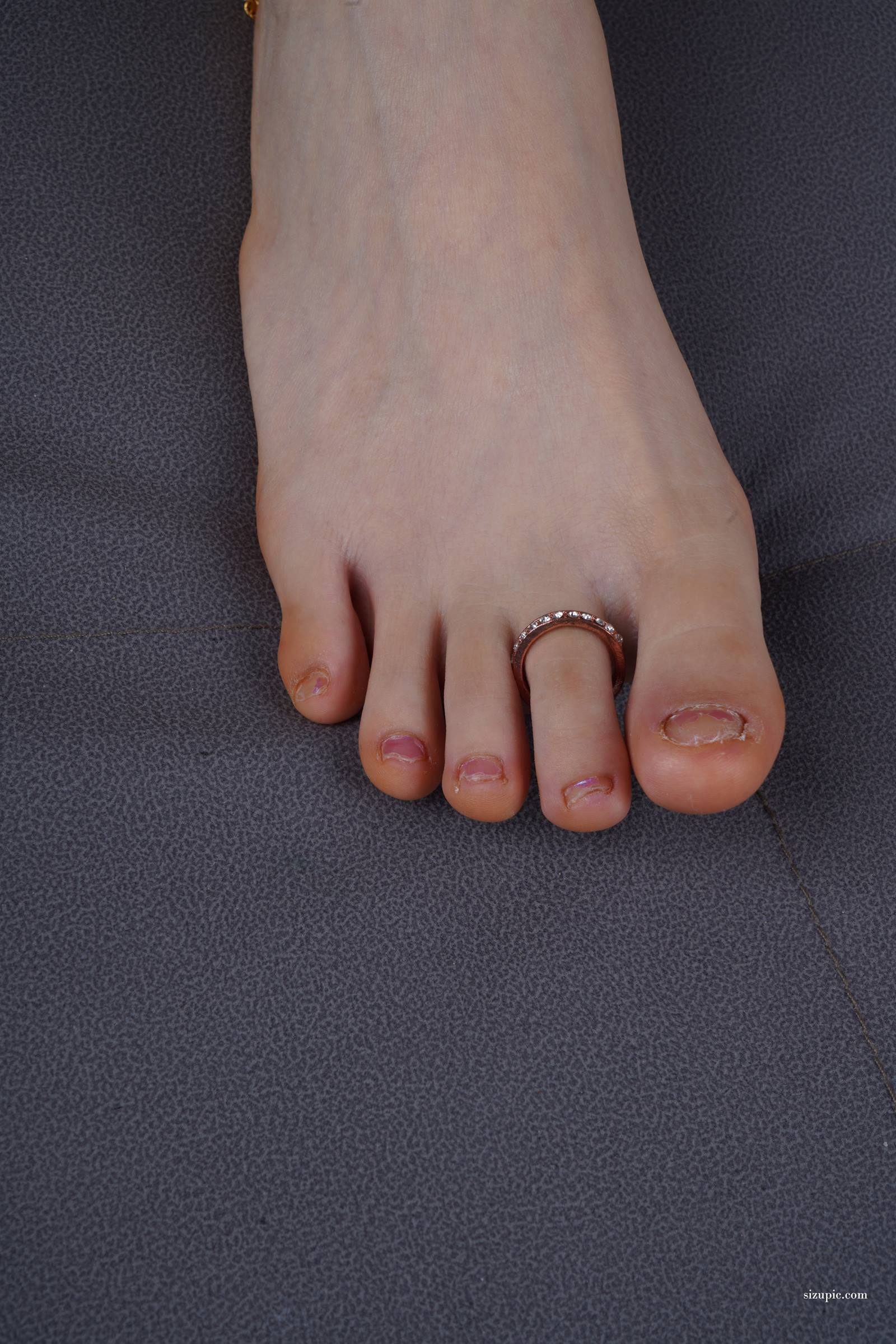 图片[45]-Pary摄影 NO.121 小华脱掉高跟展示37码修长美脚[102P] – 速更版-美库