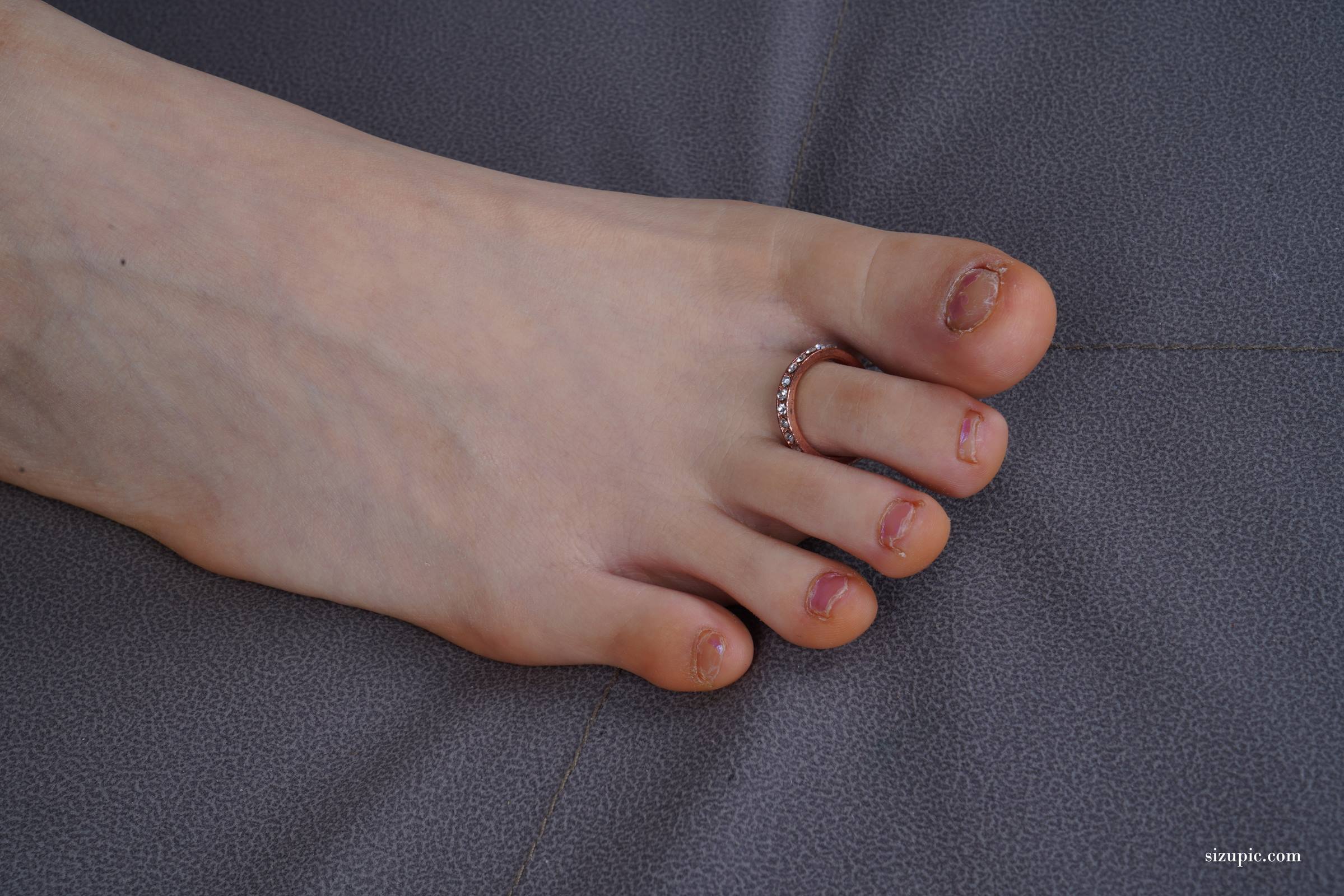 图片[46]-Pary摄影 NO.121 小华脱掉高跟展示37码修长美脚[102P] – 速更版-美库