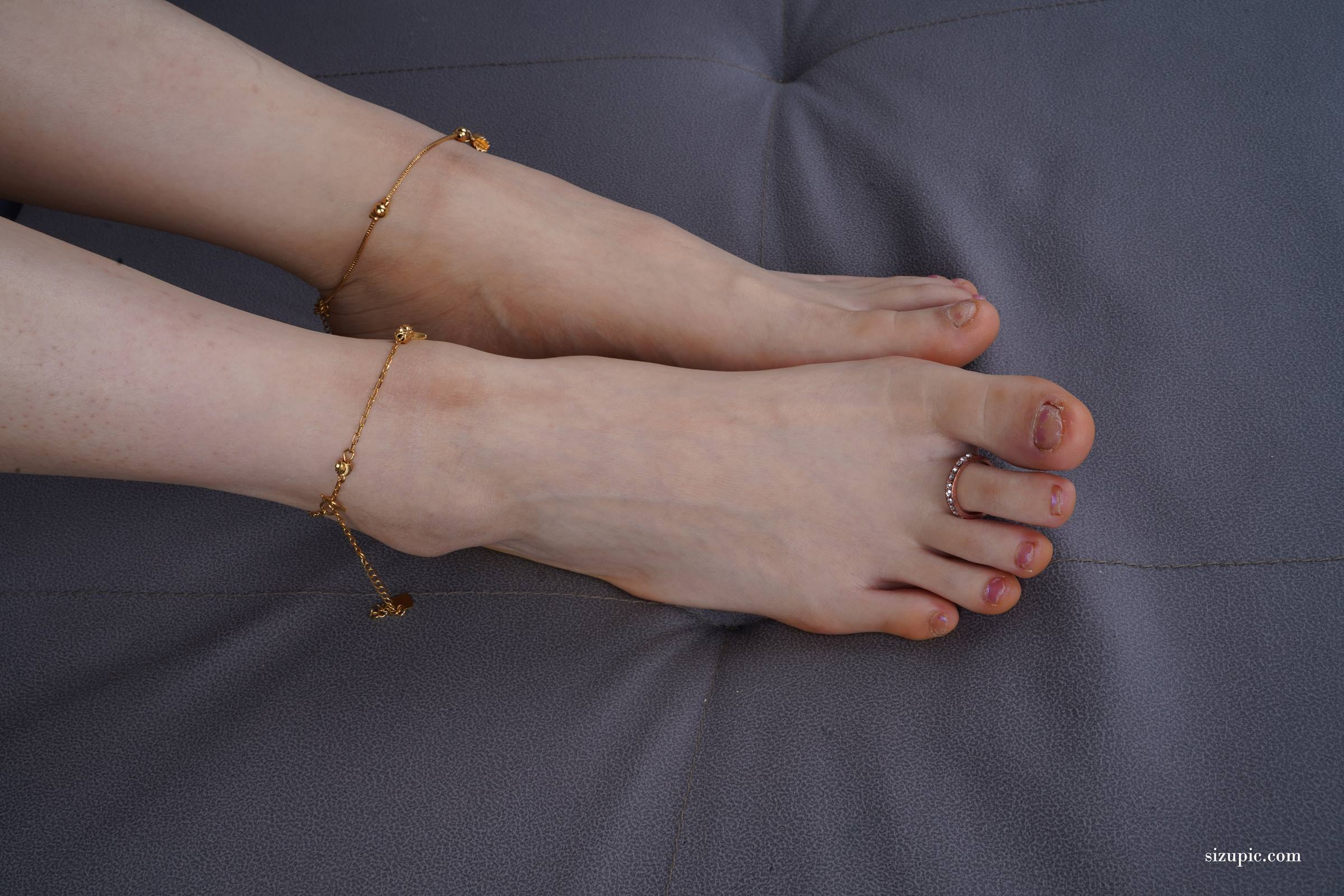 图片[49]-Pary摄影 NO.121 小华脱掉高跟展示37码修长美脚[102P] – 速更版-美库