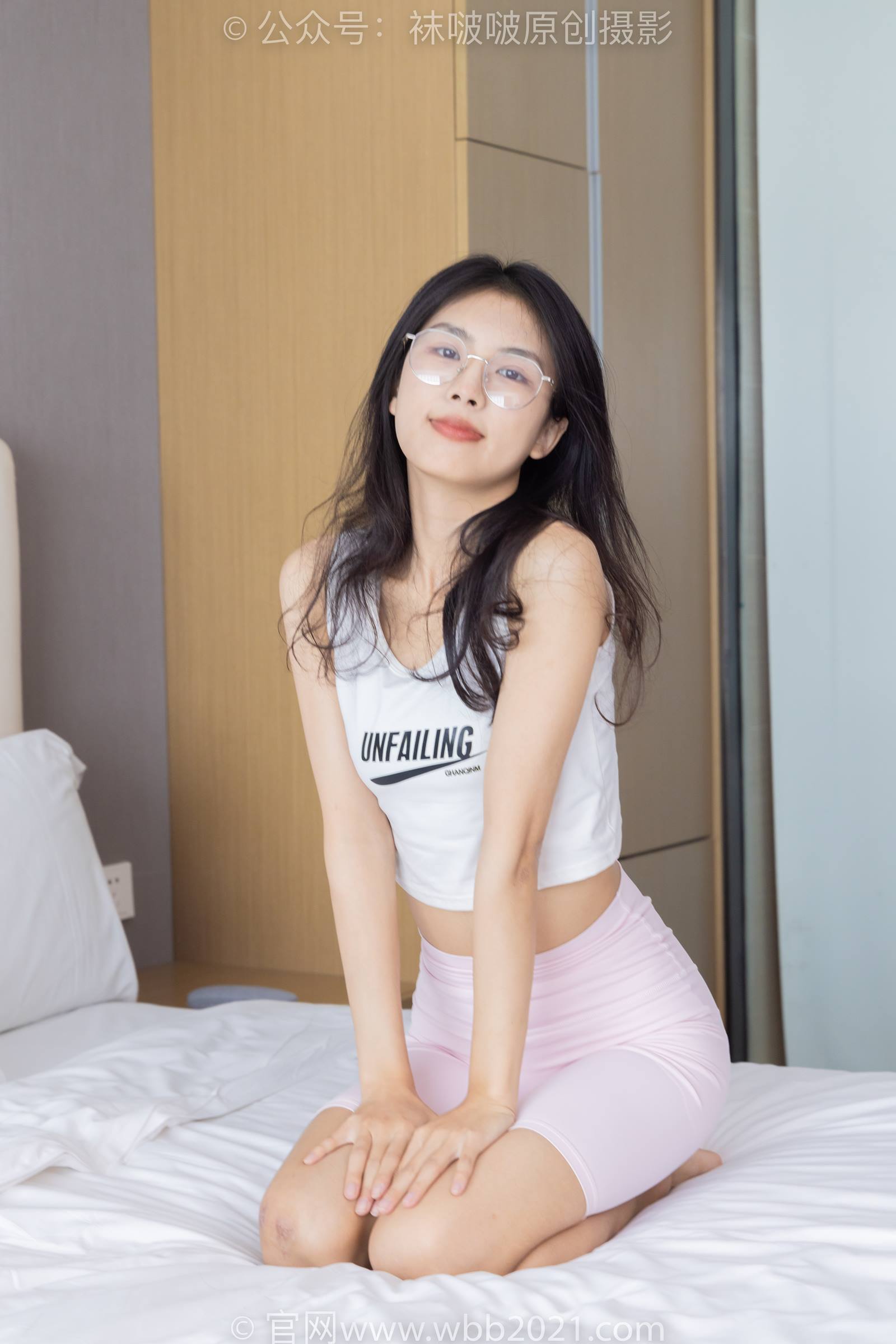 图片[194]-[BoBoSocks袜啵啵]NO.301 奶油-两双板鞋、白棉袜、短黑丝、裸足[240P] – 速更版-美库