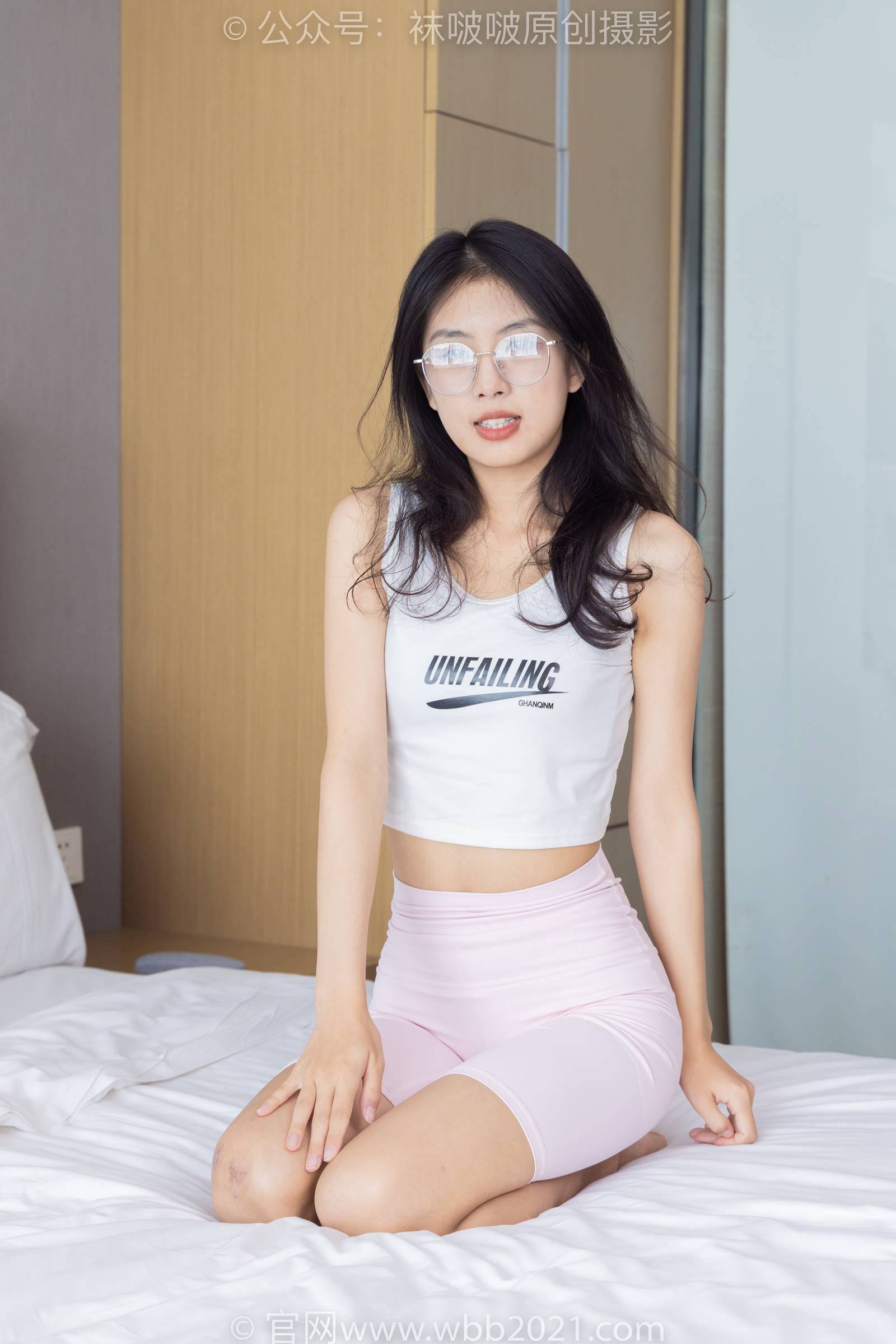 图片[195]-[BoBoSocks袜啵啵]NO.301 奶油-两双板鞋、白棉袜、短黑丝、裸足[240P] – 速更版-美库