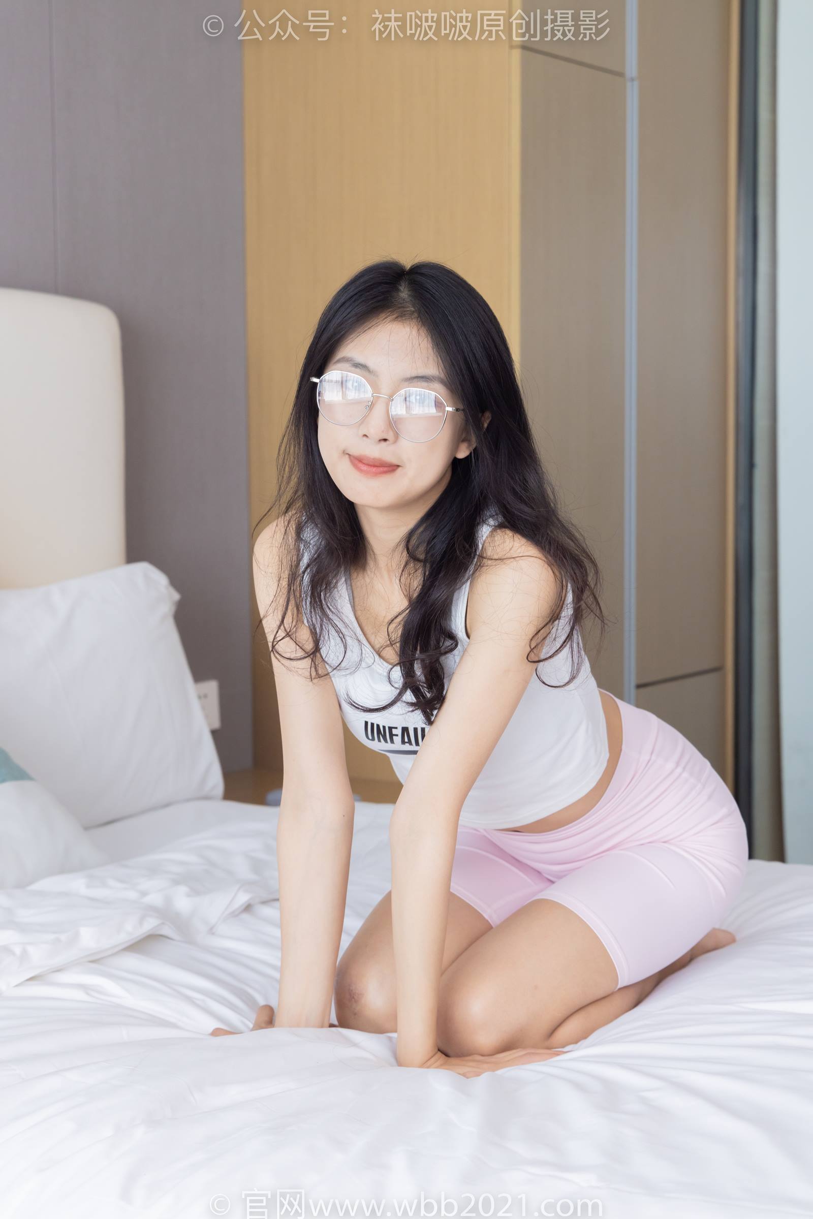 图片[196]-[BoBoSocks袜啵啵]NO.301 奶油-两双板鞋、白棉袜、短黑丝、裸足[240P] – 速更版-美库