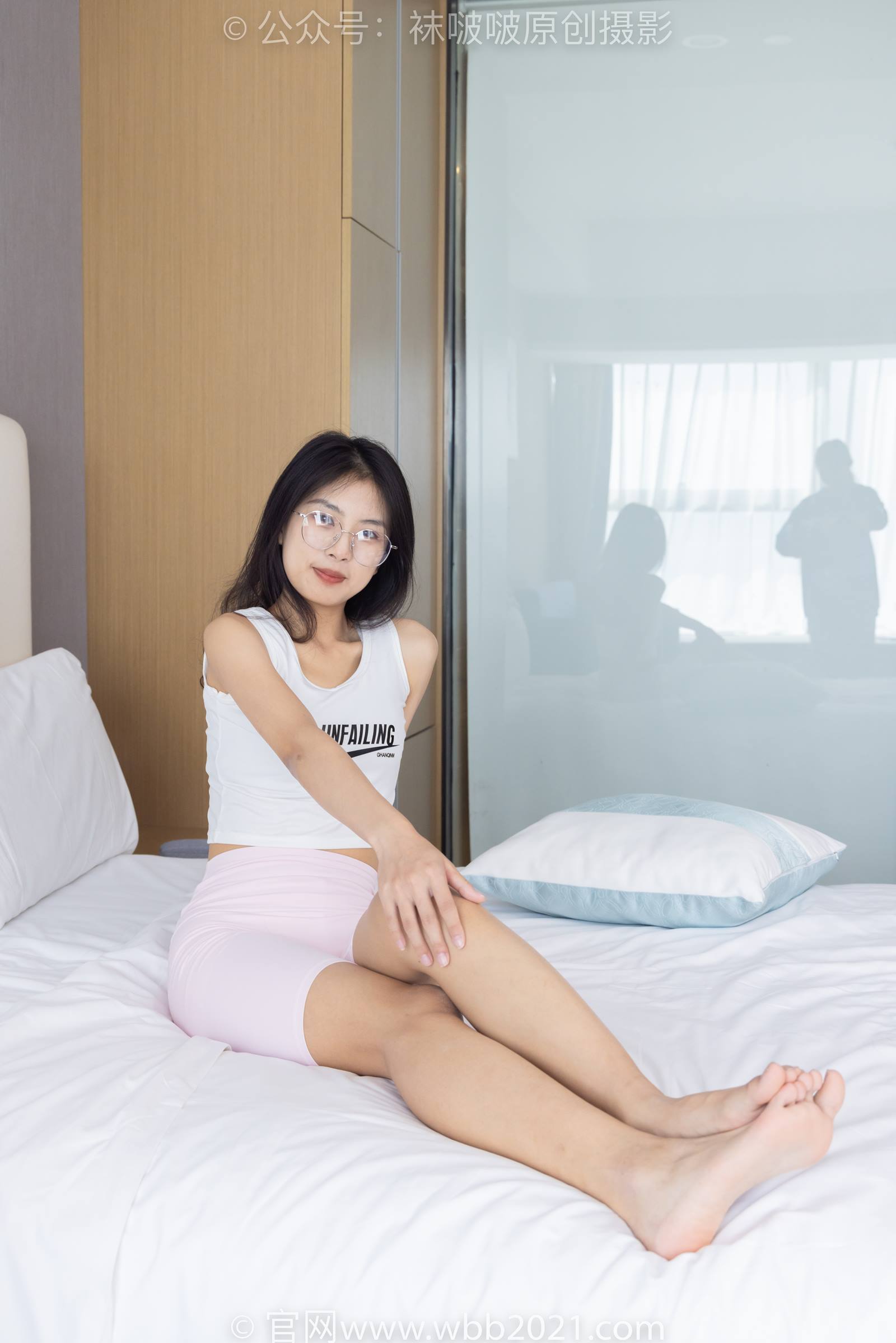 图片[233]-[BoBoSocks袜啵啵]NO.301 奶油-两双板鞋、白棉袜、短黑丝、裸足[240P] – 速更版-美库