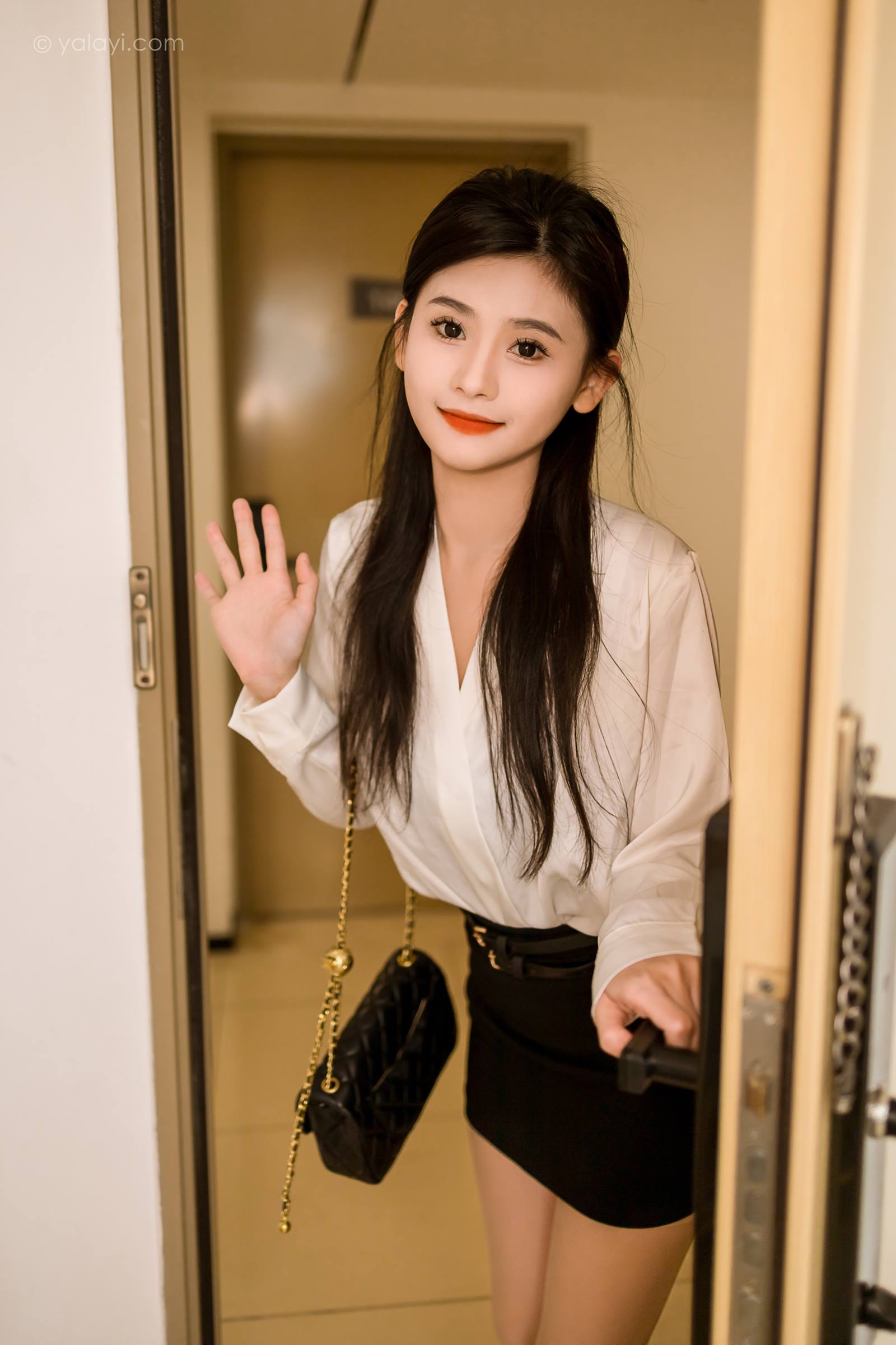 图片[20]-[YALAYI雅拉伊]2023.10.23 NO.1076 白领下班了 若婷[45+1P] – 速更版-美库