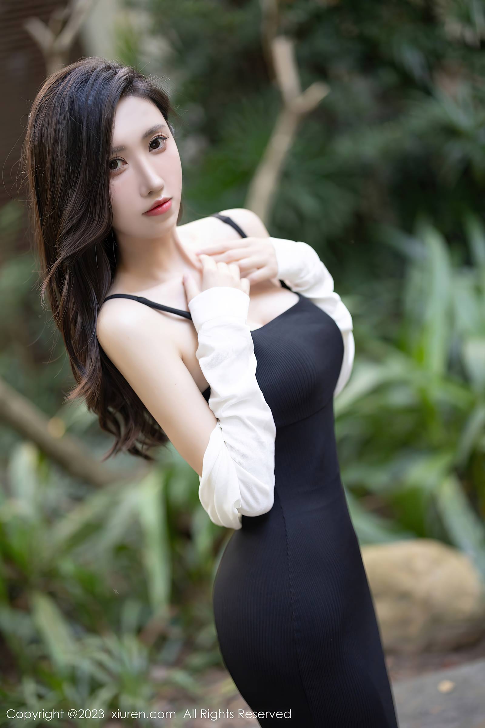 [Xiuren秀人网]2023.12.19 NO.7830 章芃芃[41+1P] – 速更版-艺库