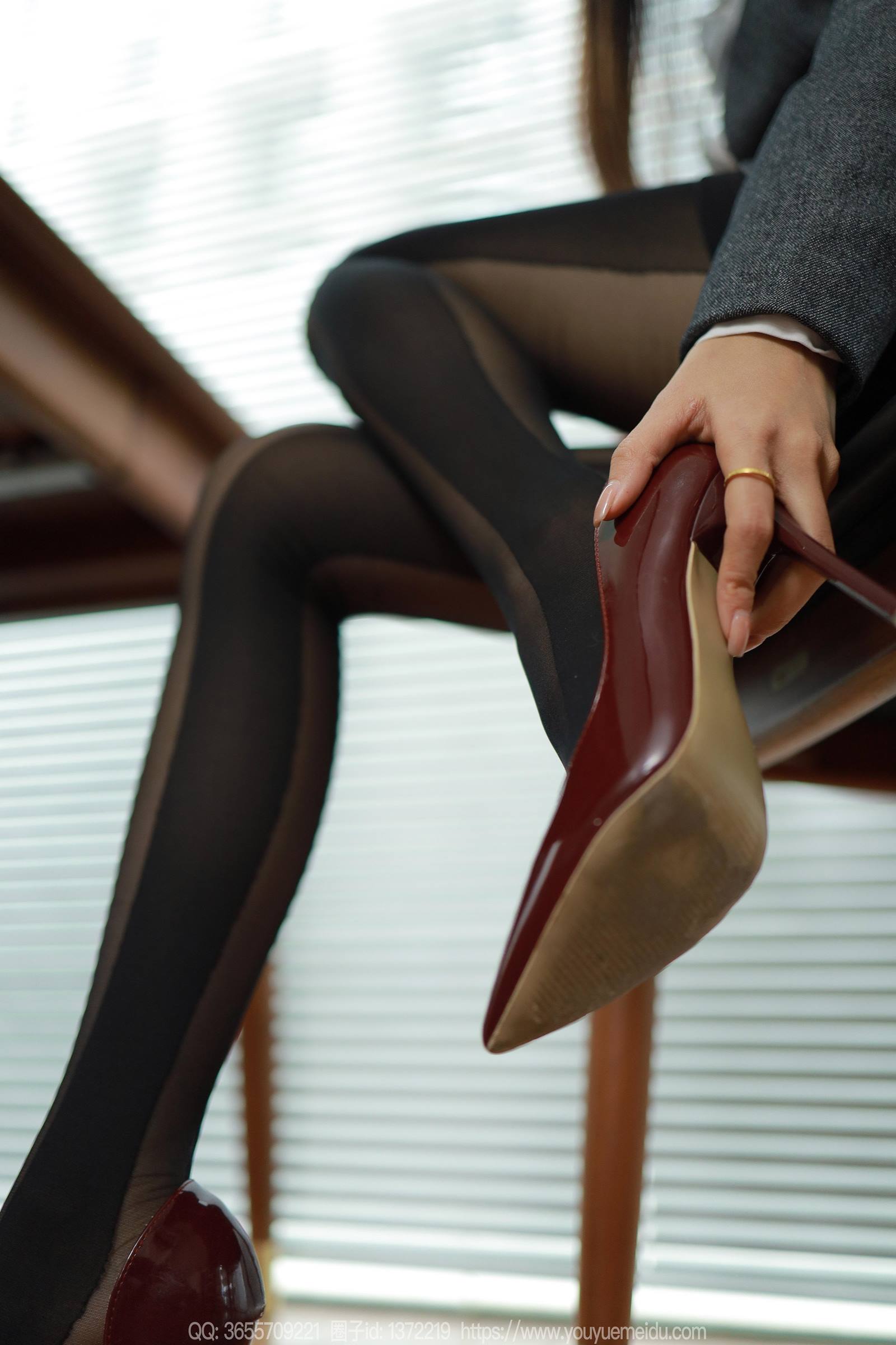 图片[24]-[IESS异思趣向] 2023.12.18 丝享家1614：美子《新闻女王》[83P] – 速更版-美库