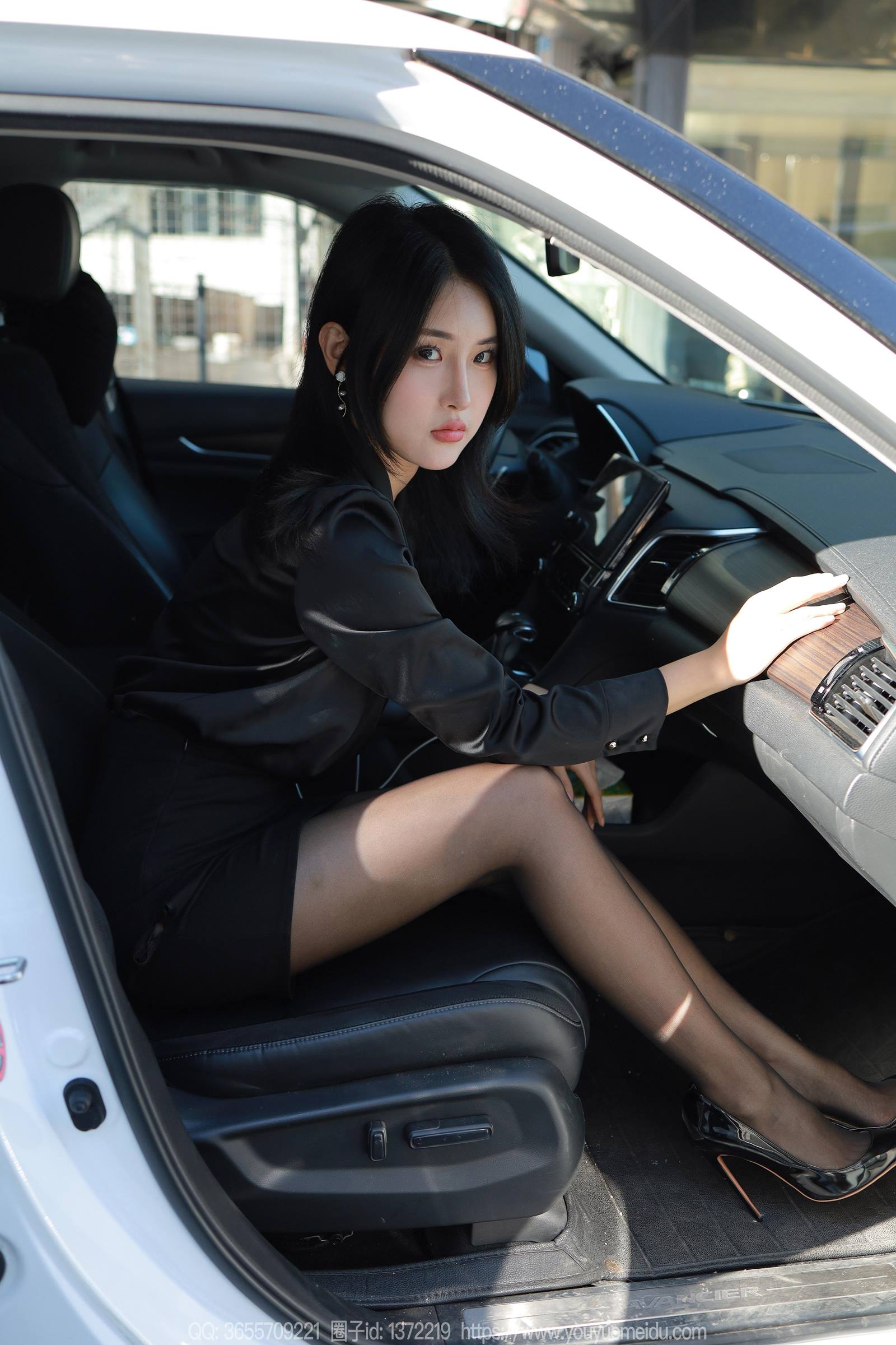 图片[35]-[IESS异思趣向] 2023.12.21 丝享家1617：小宝《有事车上说》[84P] – 速更版-美库