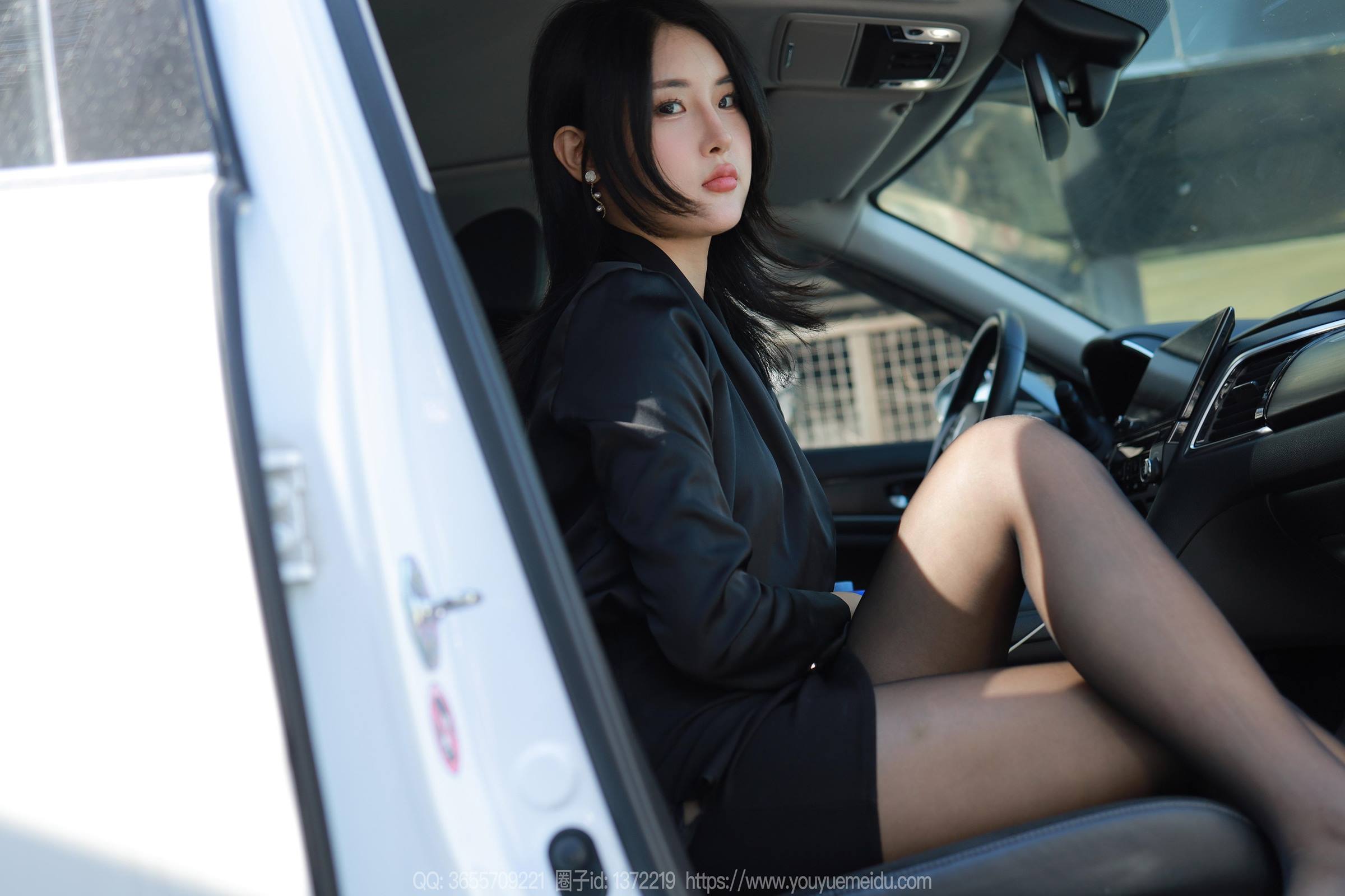 图片[40]-[IESS异思趣向] 2023.12.21 丝享家1617：小宝《有事车上说》[84P] – 速更版-美库