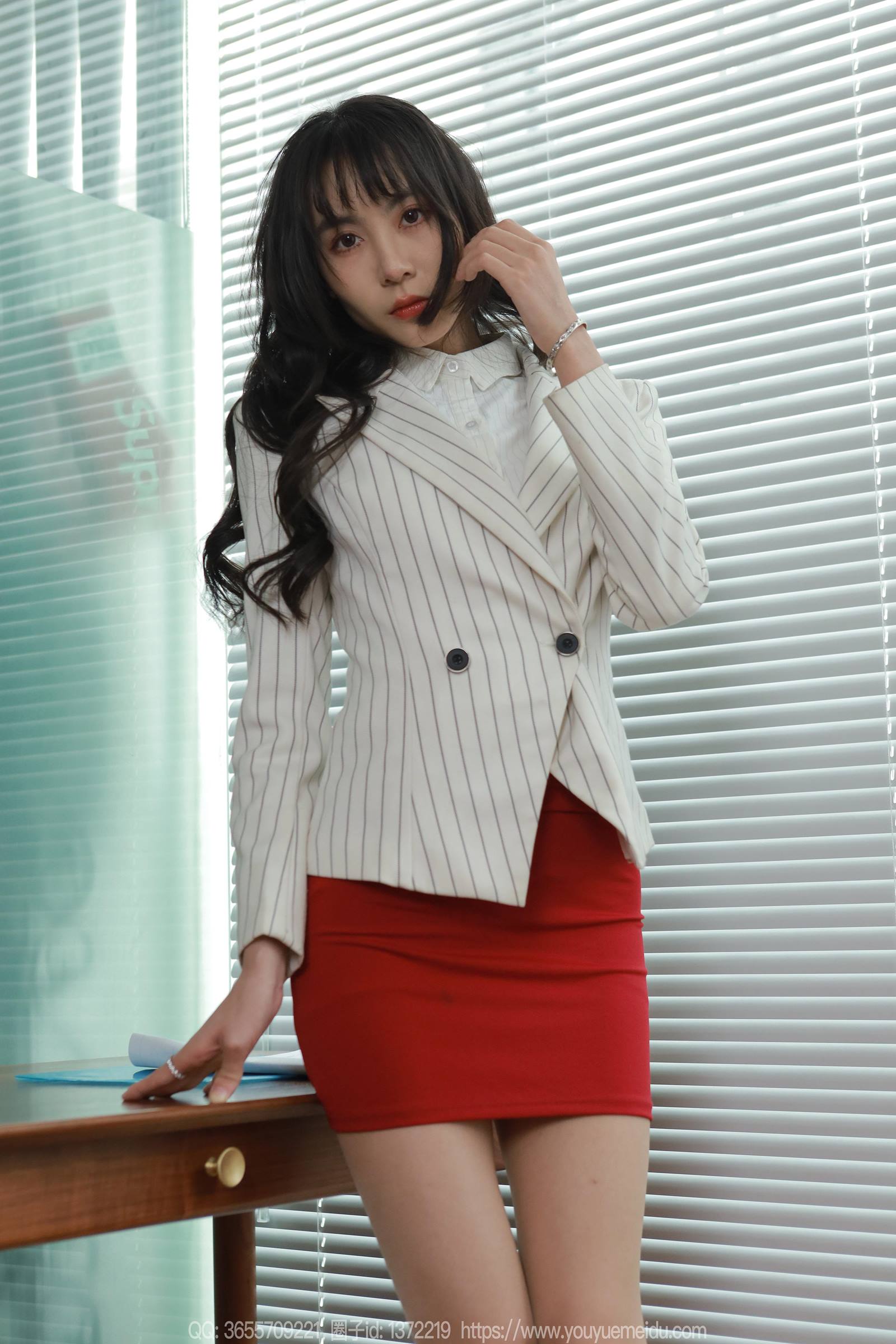 图片[24]-[IESS异思趣向] 2024.01.02 丝享家1627：团团《红裙黑线》[88P] – 速更版-美库