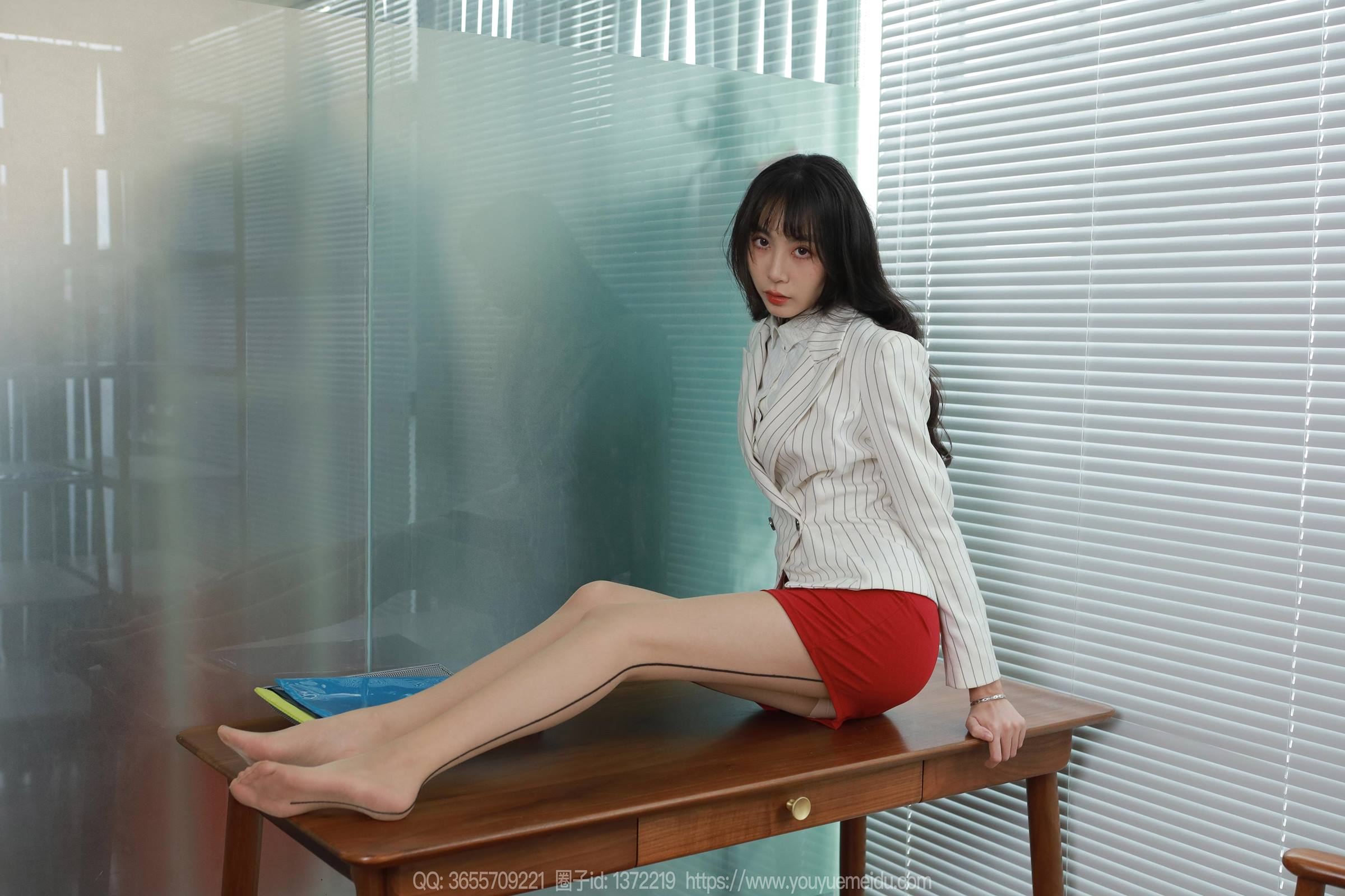 图片[75]-[IESS异思趣向] 2024.01.02 丝享家1627：团团《红裙黑线》[88P] – 速更版-美库