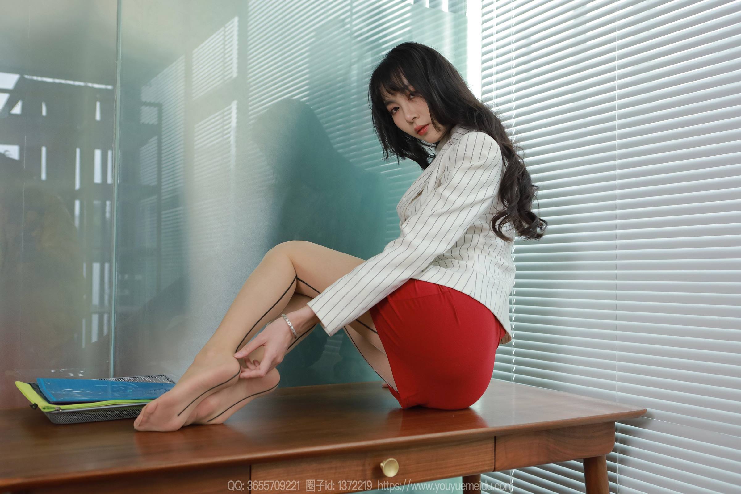 图片[81]-[IESS异思趣向] 2024.01.02 丝享家1627：团团《红裙黑线》[88P] – 速更版-美库