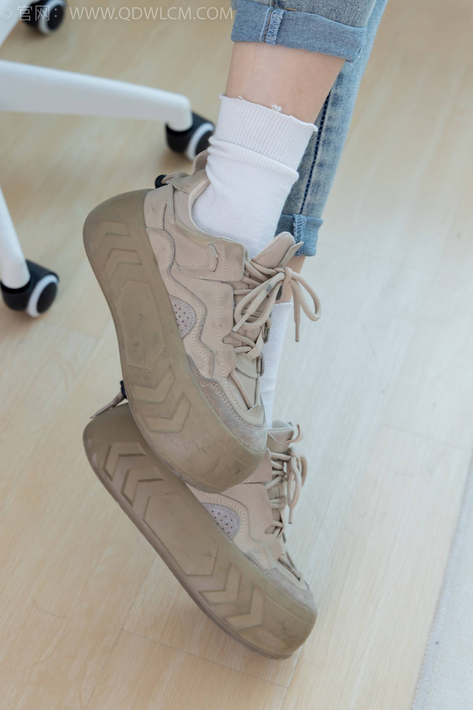 图片[34]-物恋传媒 NO.1783 绒绒-运动鞋、自然穿脏白棉袜[160P] – 速更版-美库