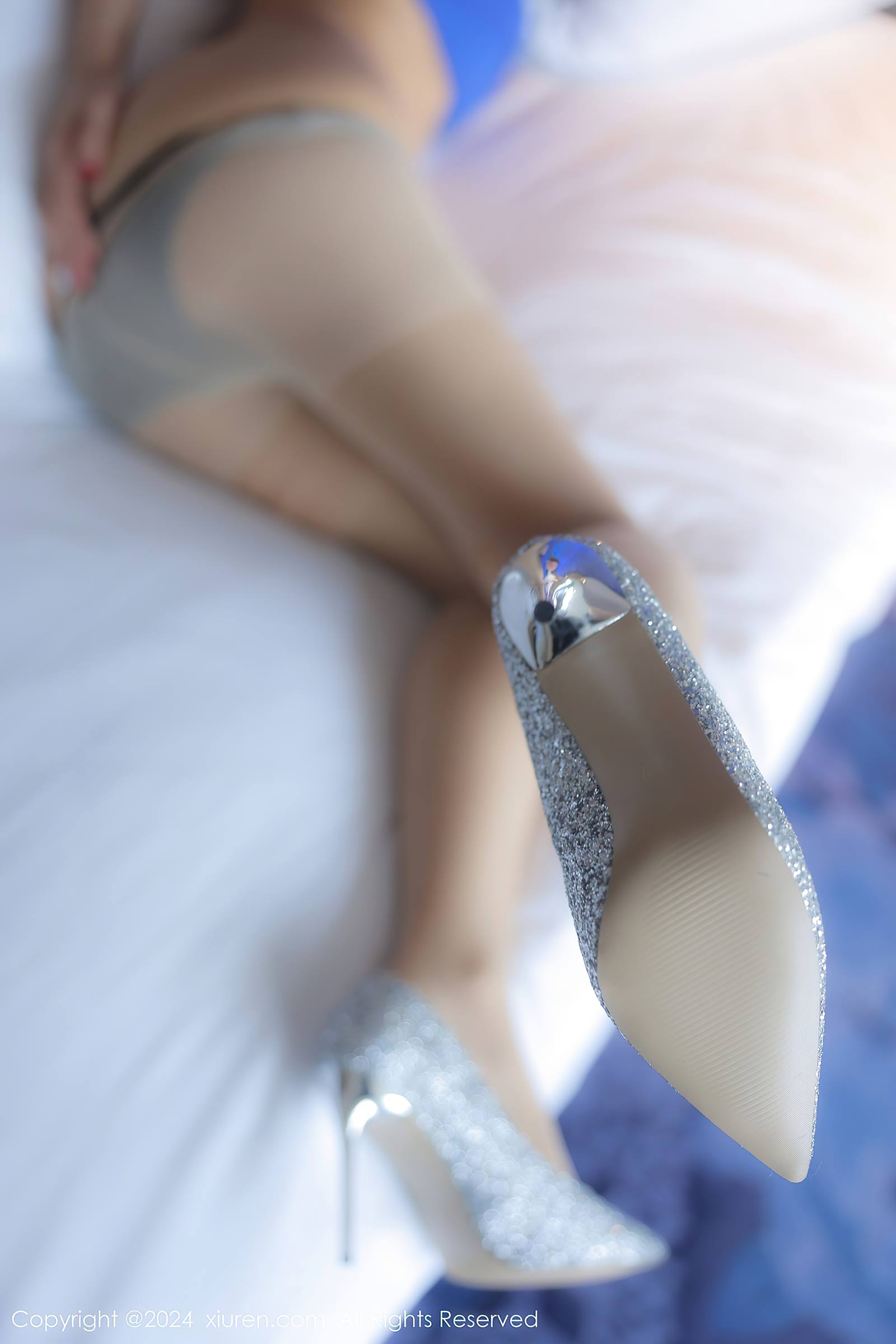 图片[14]-[Xiuren秀人网]2024.01.03 NO.7900 艺艺yiyi 文静美眉 [15+1P] – 速更版-美库