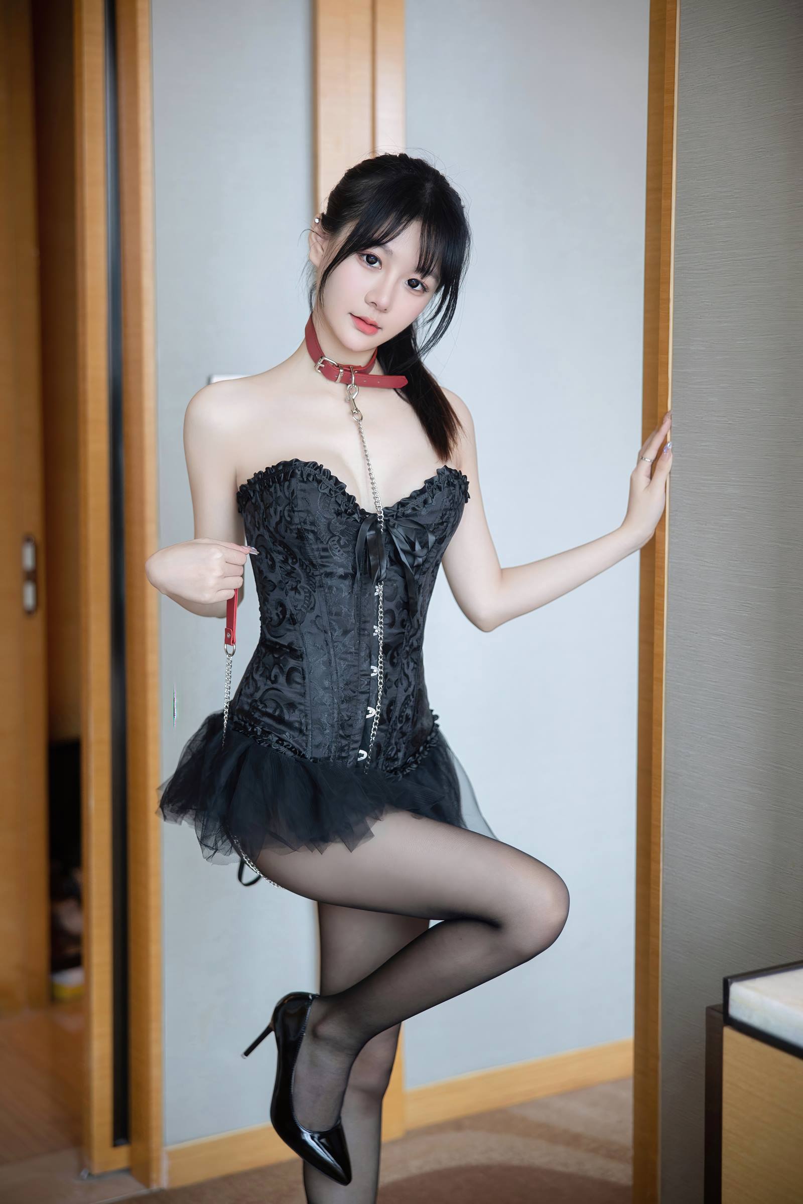 图片[19]-秀人内购@谢小蒽(幼幼)-内部私购《露肩礼裙》[66P] – 速更版-美库