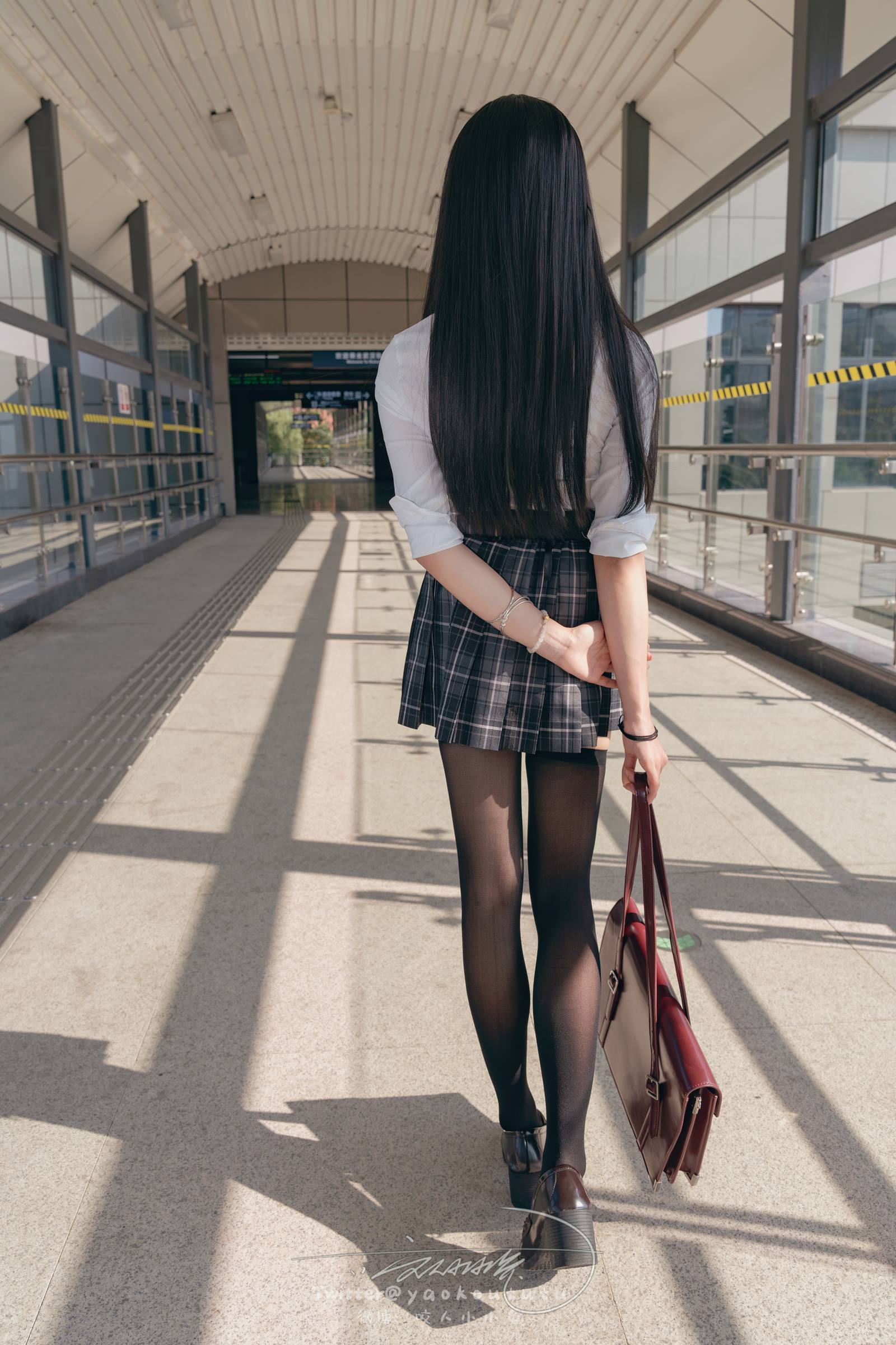 图片[27]-咬一口兔娘 NO.067 – 电车惊魂[29P] – 速更版-美库