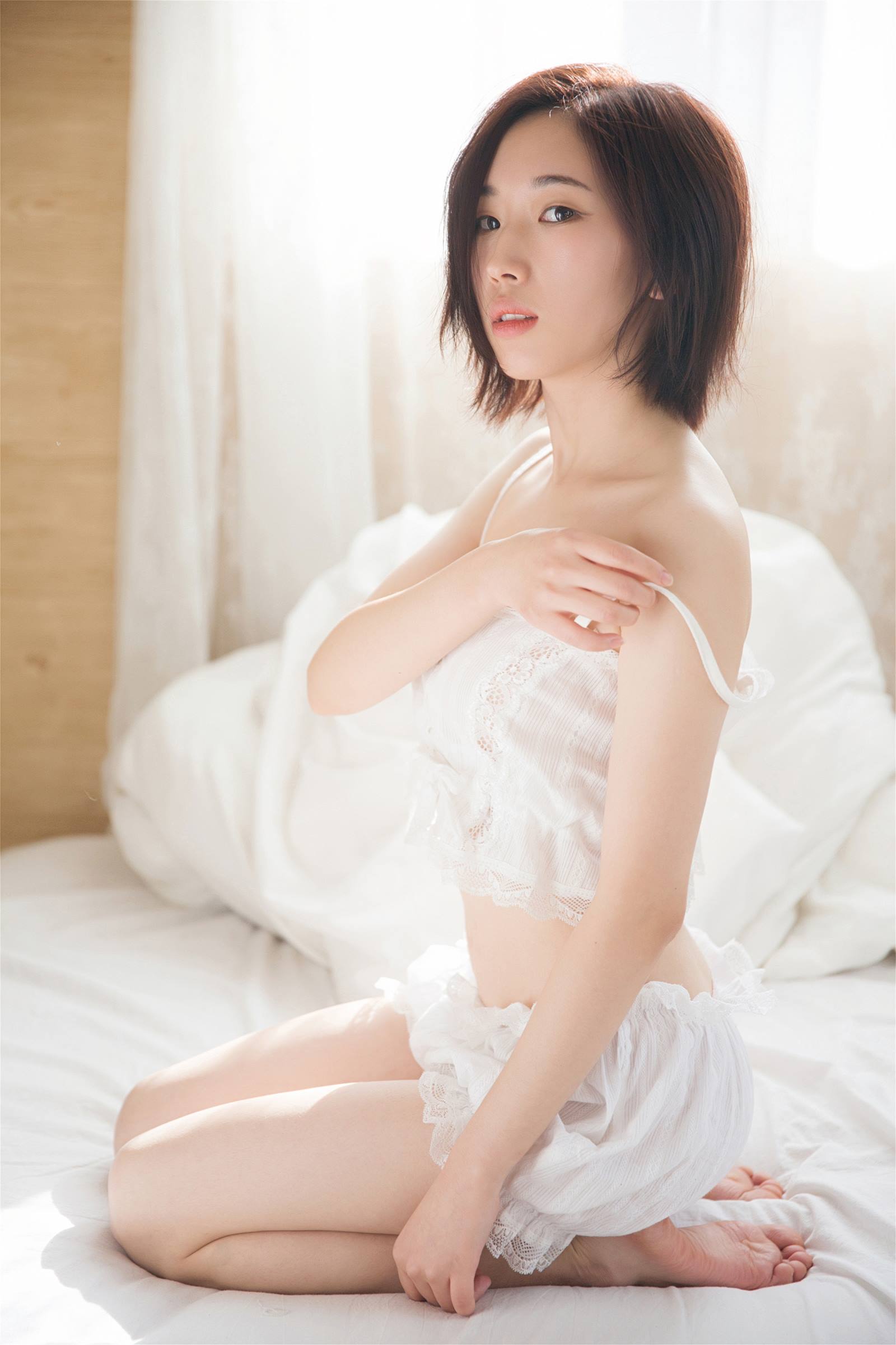 图片[32]-[YALAYI雅拉伊]2023.12.20 NO.1095 窗边少女[46+1P] – 速更版-美库