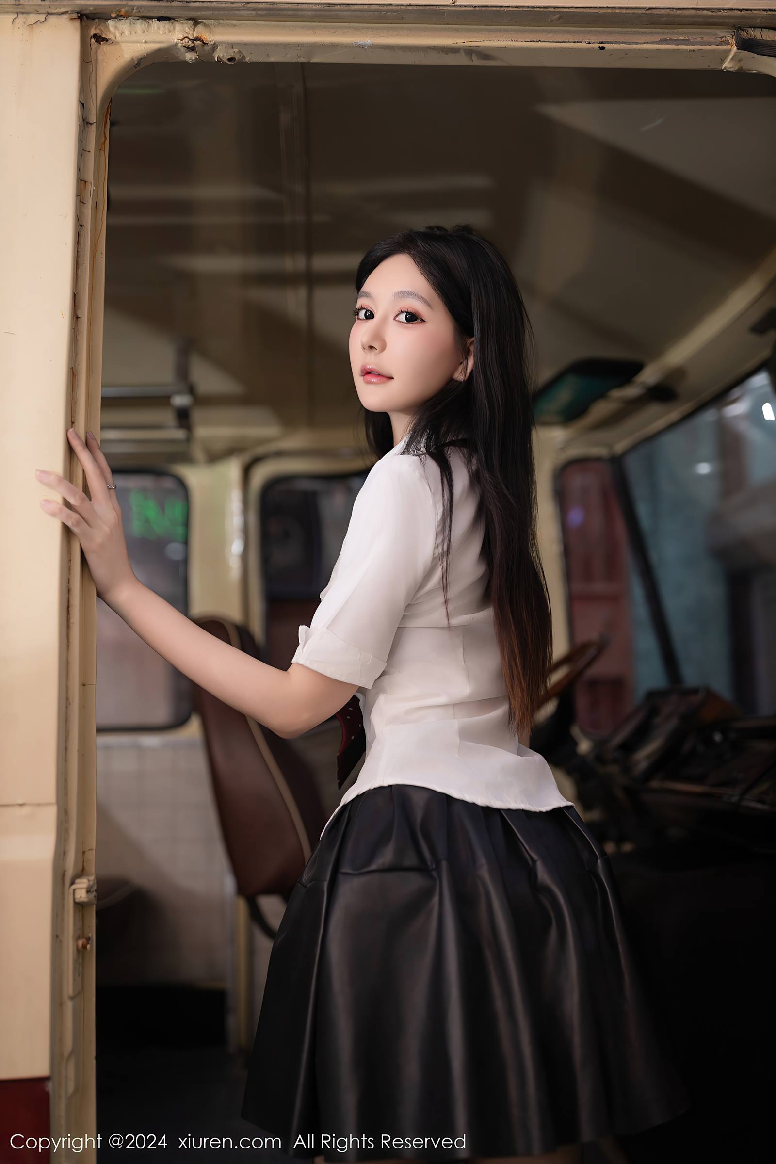 图片[20]-[Xiuren秀人网]2024.01.12 NO.7957 幼幼 黑色皮裙[26+1P] – 速更版-美库