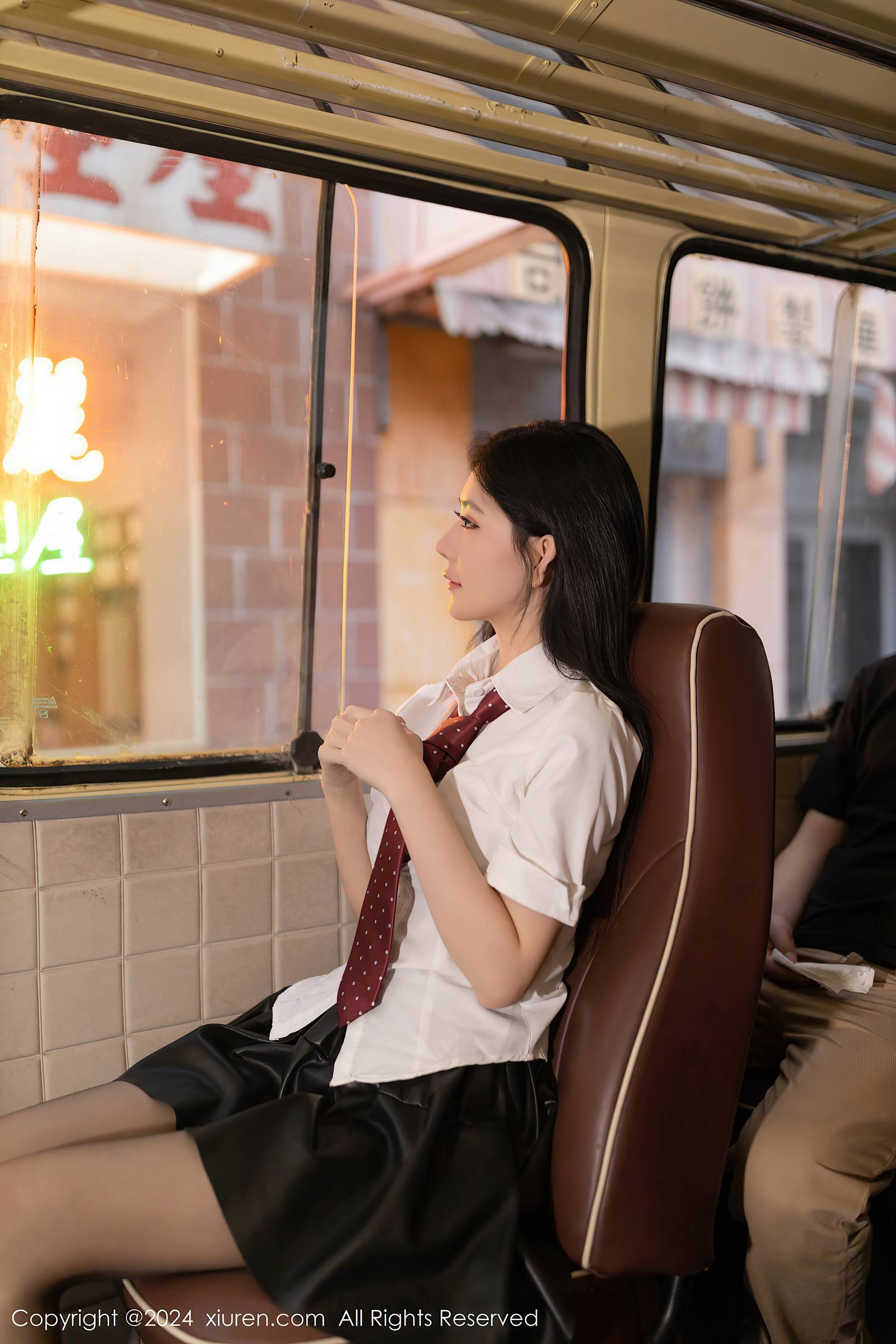 图片[24]-[Xiuren秀人网]2024.01.12 NO.7957 幼幼 黑色皮裙[26+1P] – 速更版-美库