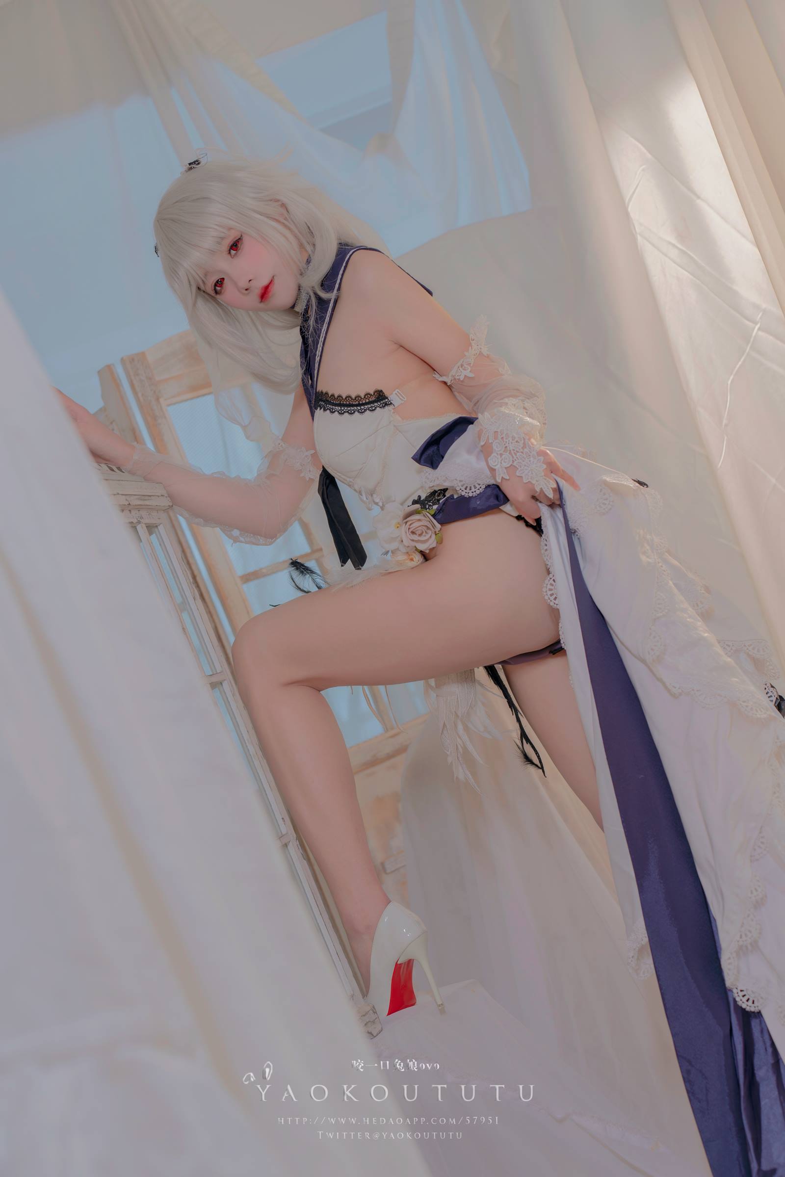 图片[17]-网紅博主@咬一口兔娘(黏黏团子兔) 九月T3专属特典『梳妆的大小姐-可畏』[31P] – 速更版-美库