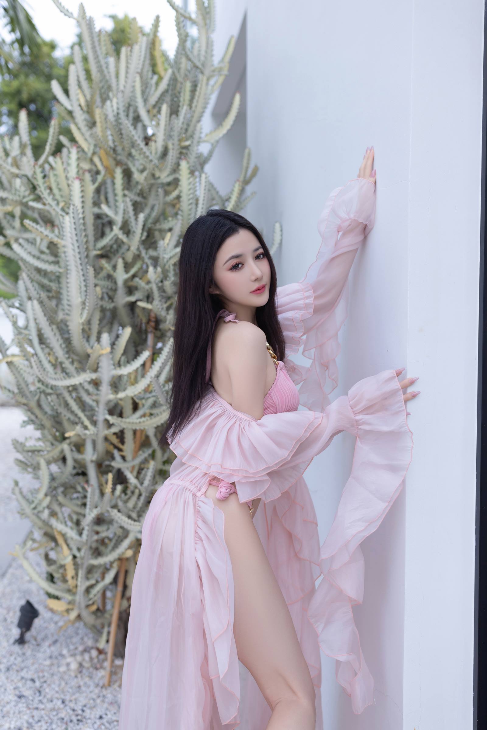 图片[40]-秀人名模鱼子酱Fish《粉色比基尼》[86P] – 速更版-美库